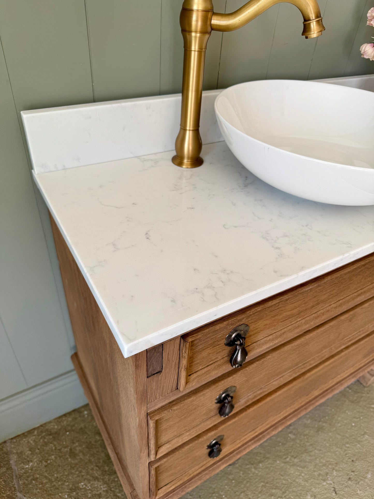 Vintage Oak Vanity Sink, Carrara Quartz top, upstand and Basin (90cm wide)