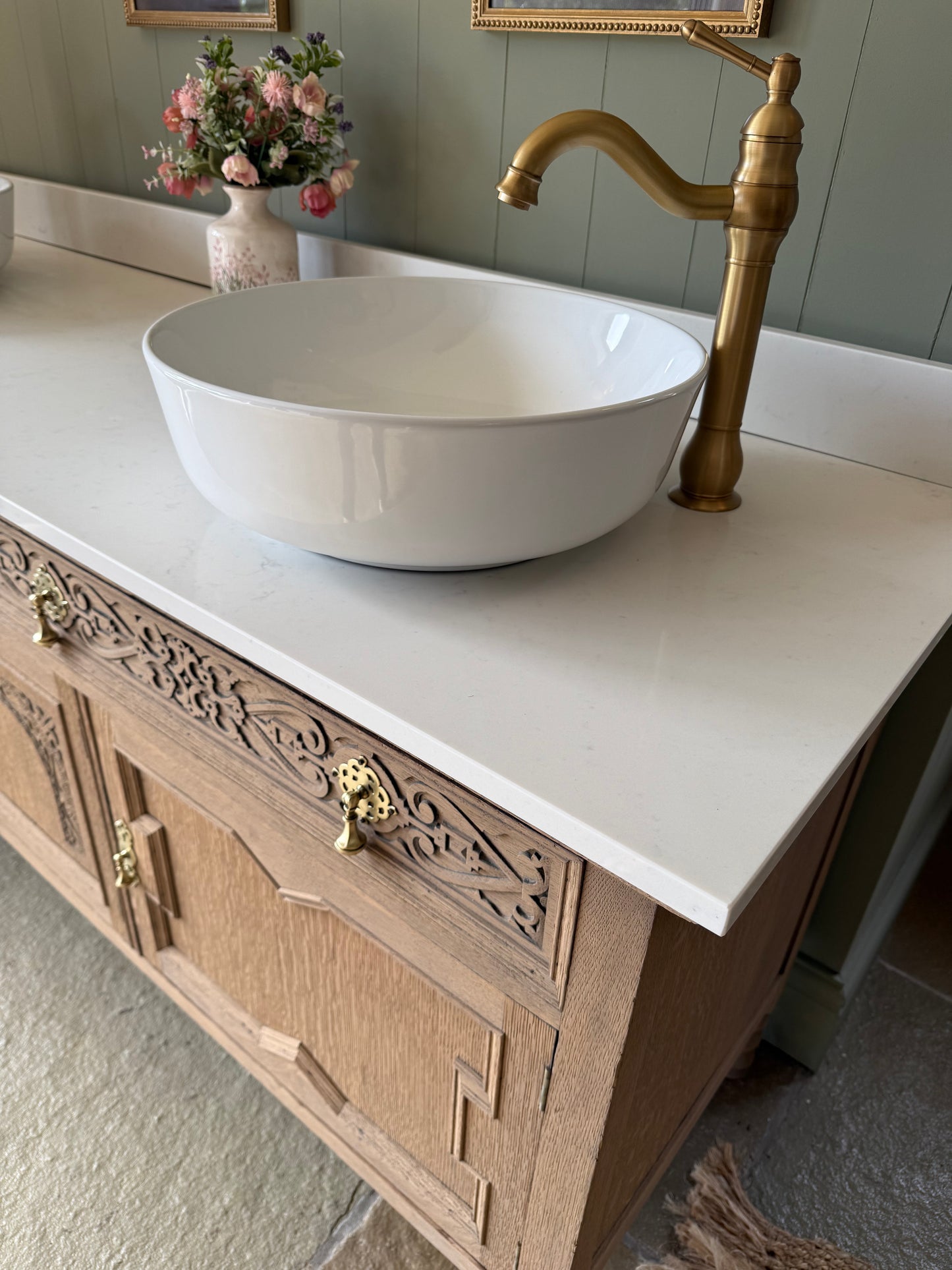 Large Double Vanity Sink, Quartz top, Upstand and two basins (186cm wide)