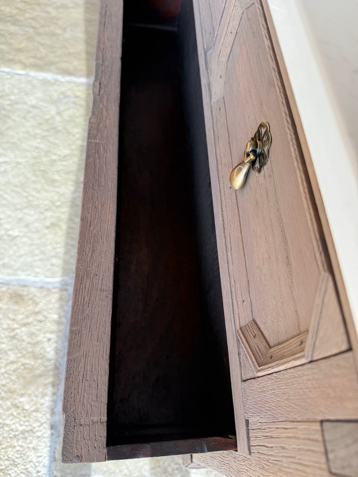 Light oak Vintage Vanity Sink, Quartz top, Upstand and basin (77cm wide)