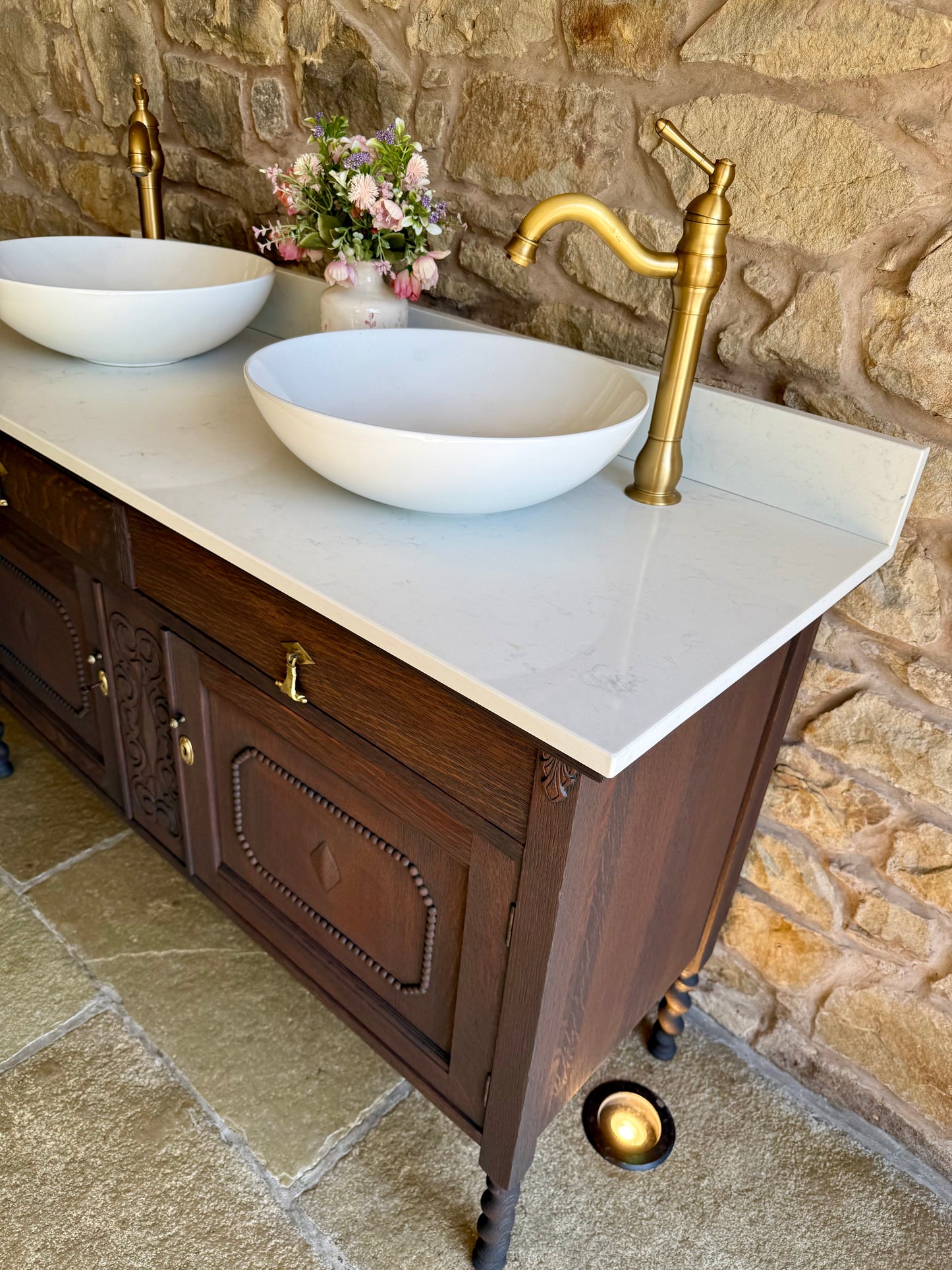 Vintage Classic Dark Oak Double Vanity Sink Unit, Carrara Quartz Top, Upstand and two basins. (139cm wide)