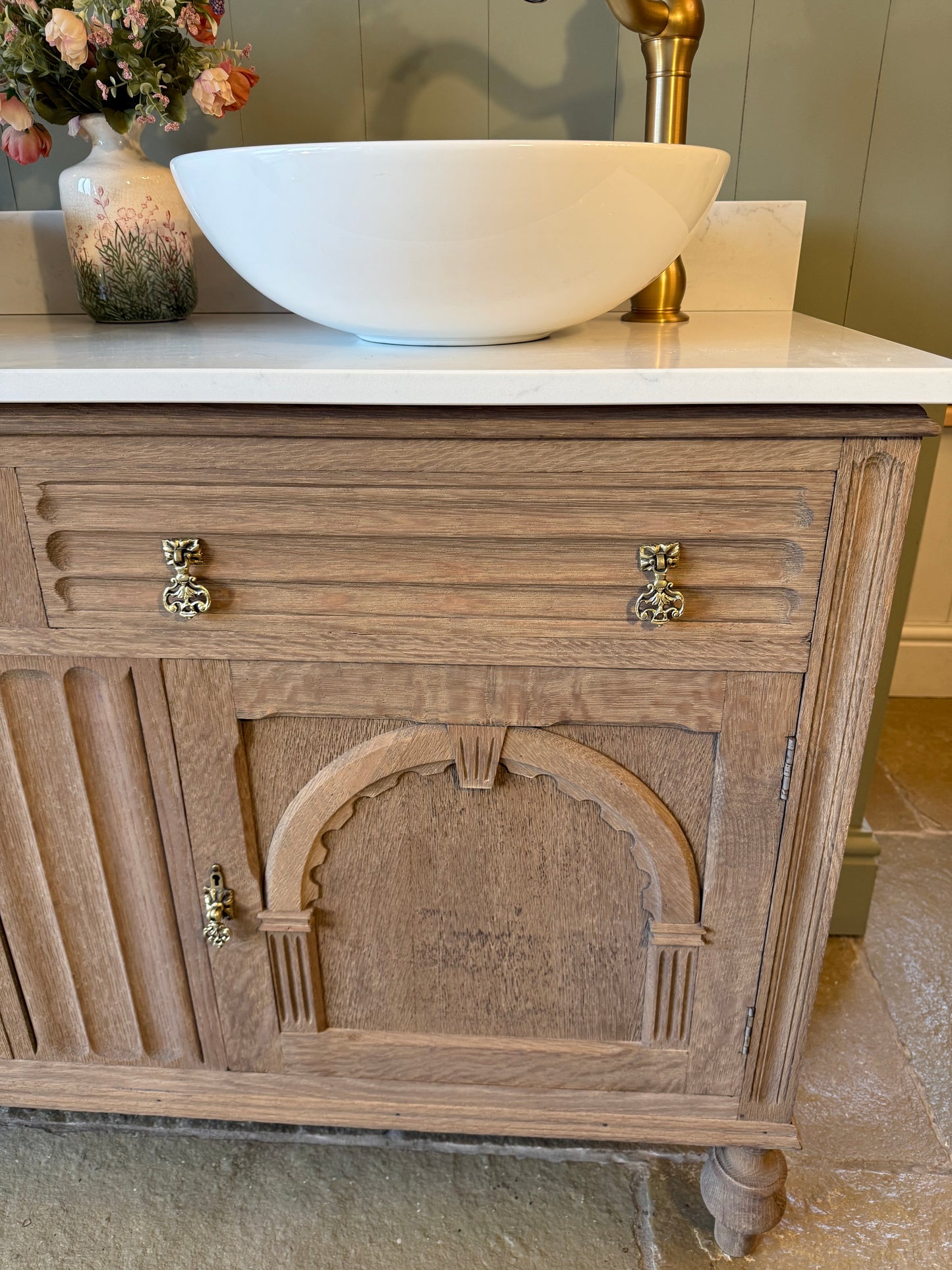 Oak Double Vanity Sink, Quartz top, two basins and Upstand. (124cm wide)