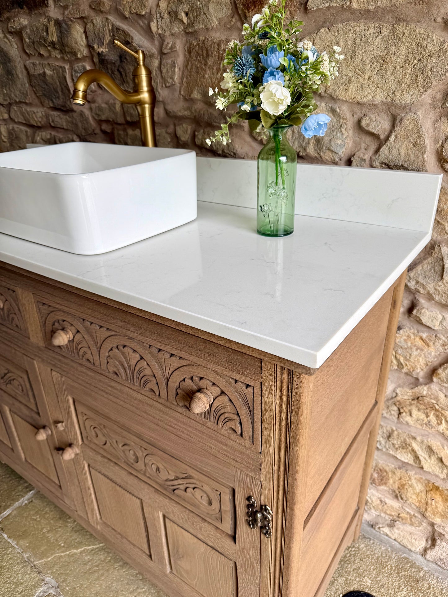 Vintage Vanity Sink Unit, Carrara Quartz Top, Upstand and Basin. (124cm wide)