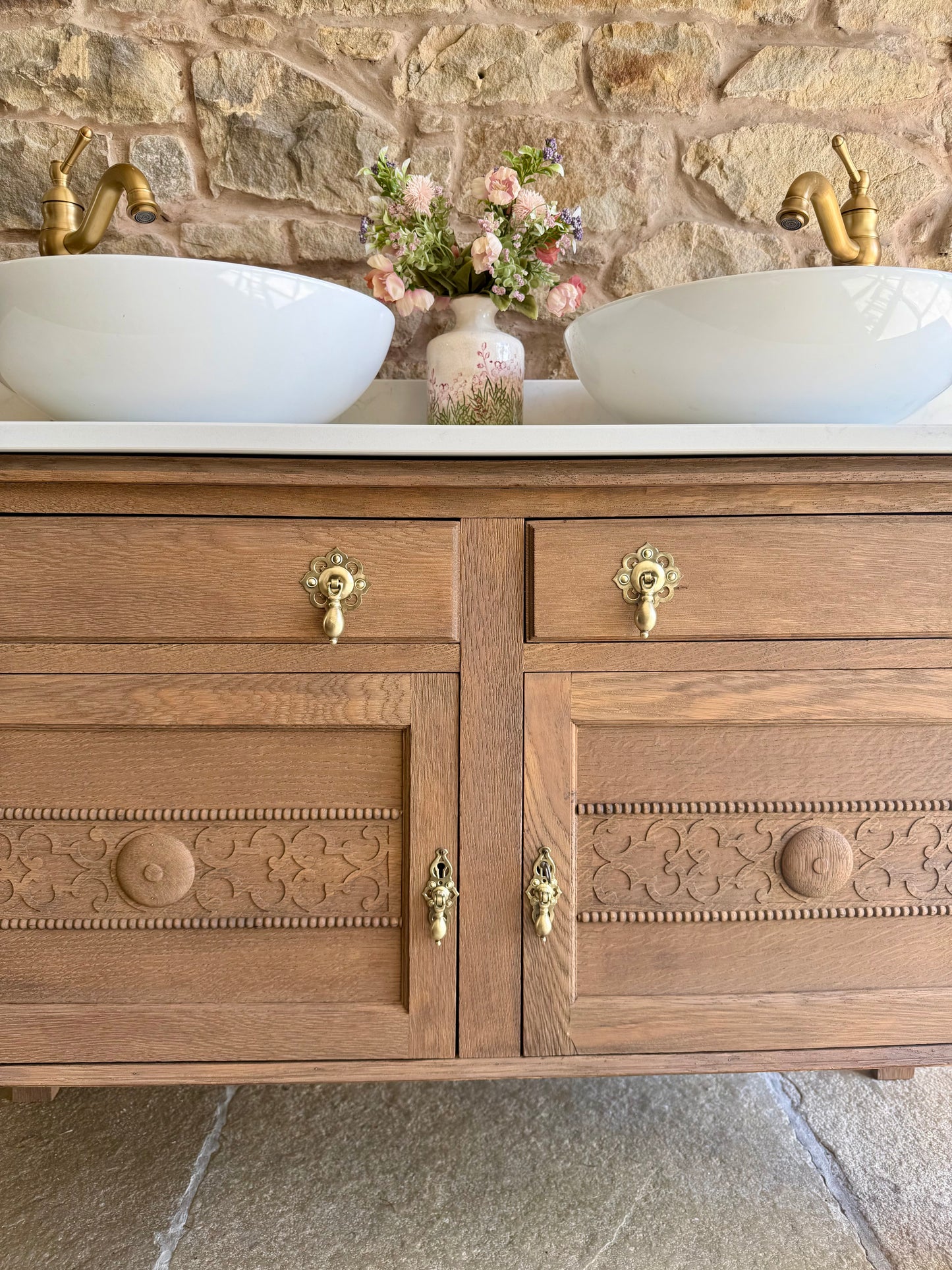 Pretty Vintage Double or Single vanity Sink Unit,  Quartz top, Upstand and Two Basins. (124cm wide)