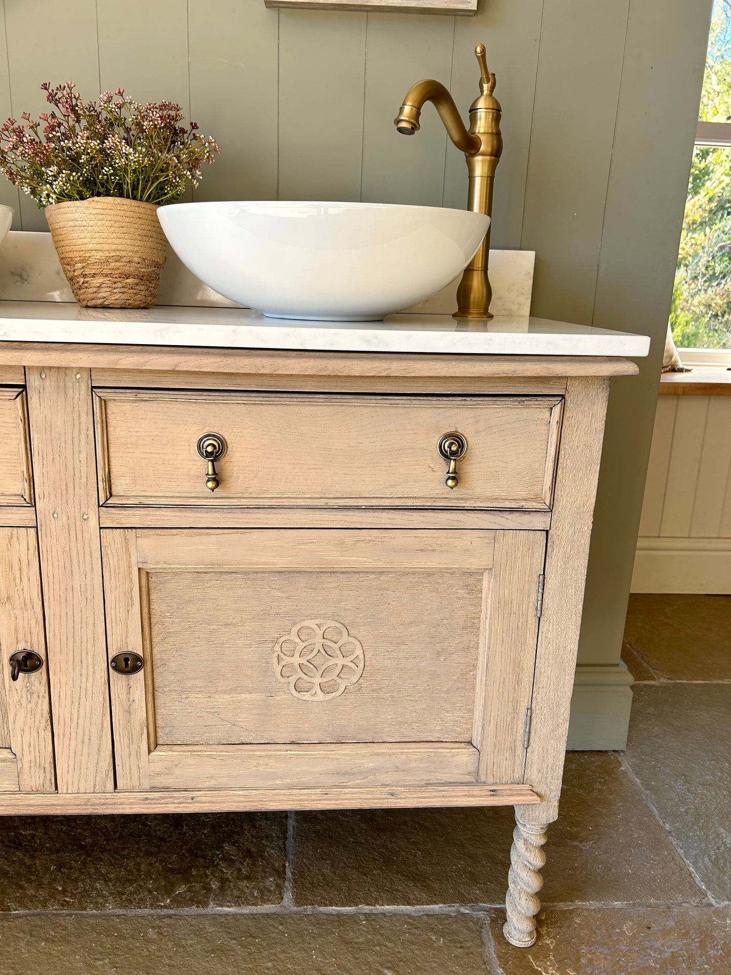 Rustic Double Vanity Sink with Marble top Upstand and Basin. (119.5cm wide)