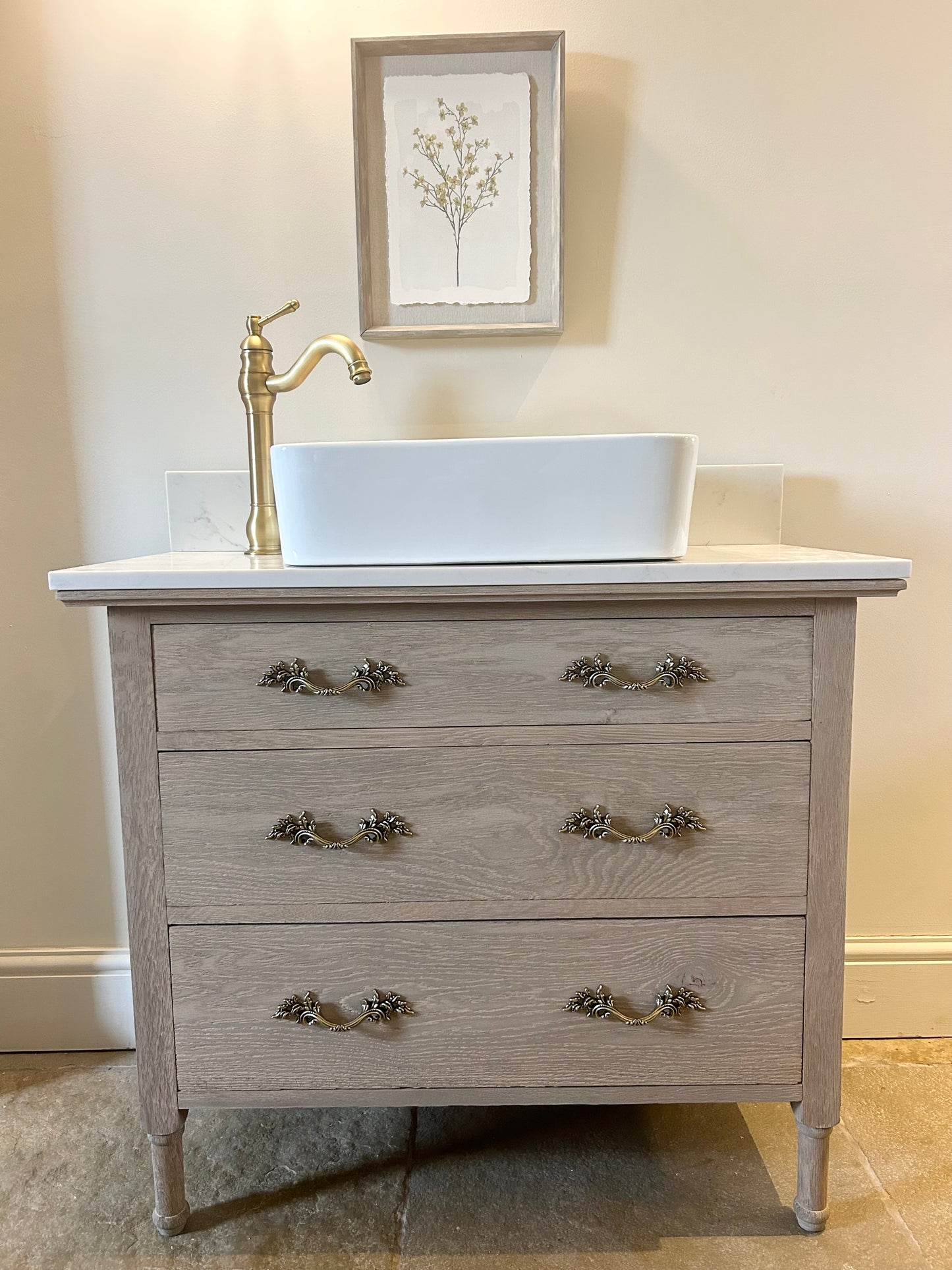 Single Vanity Sink Unit with Quartz top.