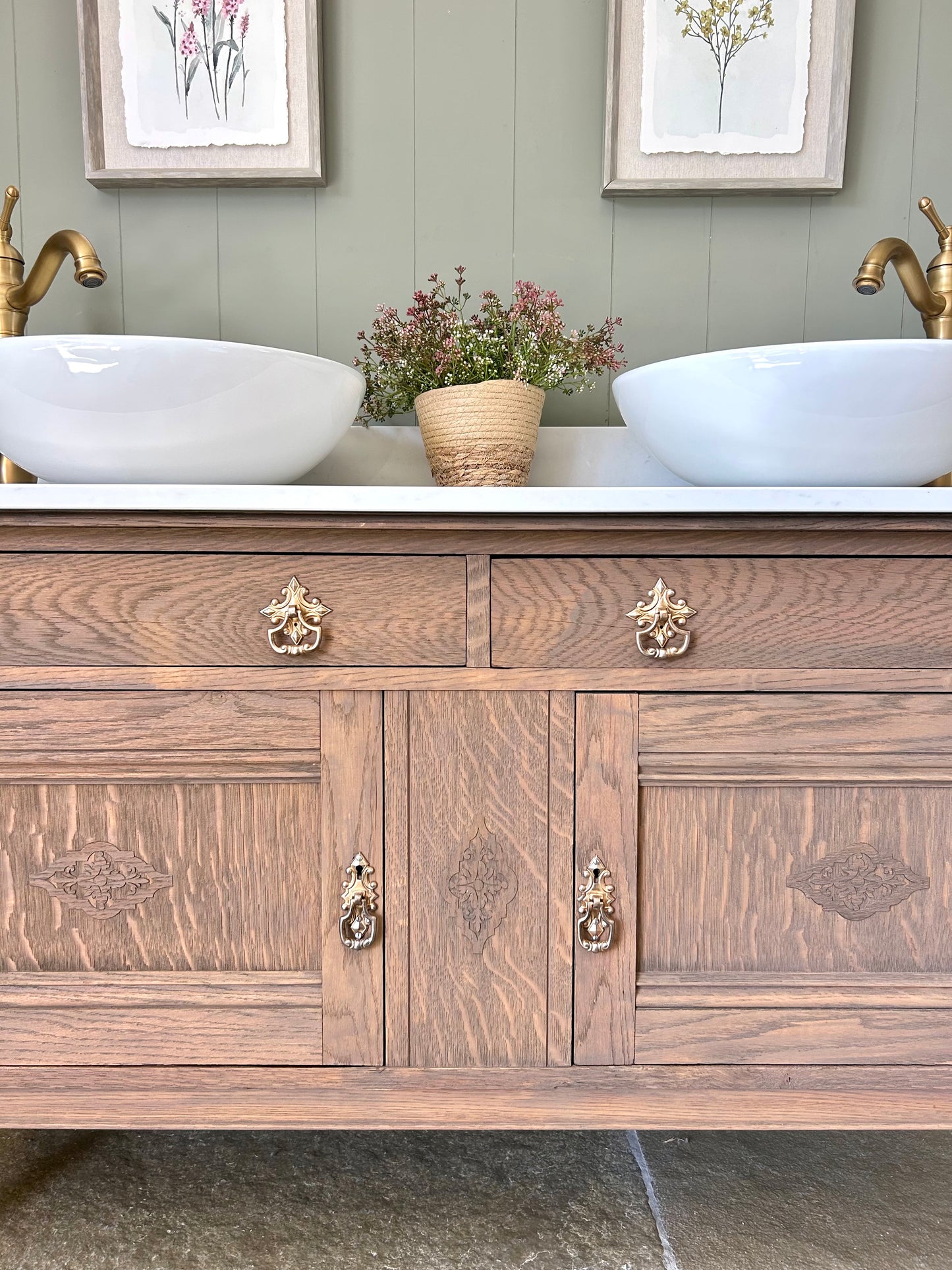 Mid Oak Vintage Double Vanity Sink, Carrara quartz top, two basins and upstand. (139cm wide)