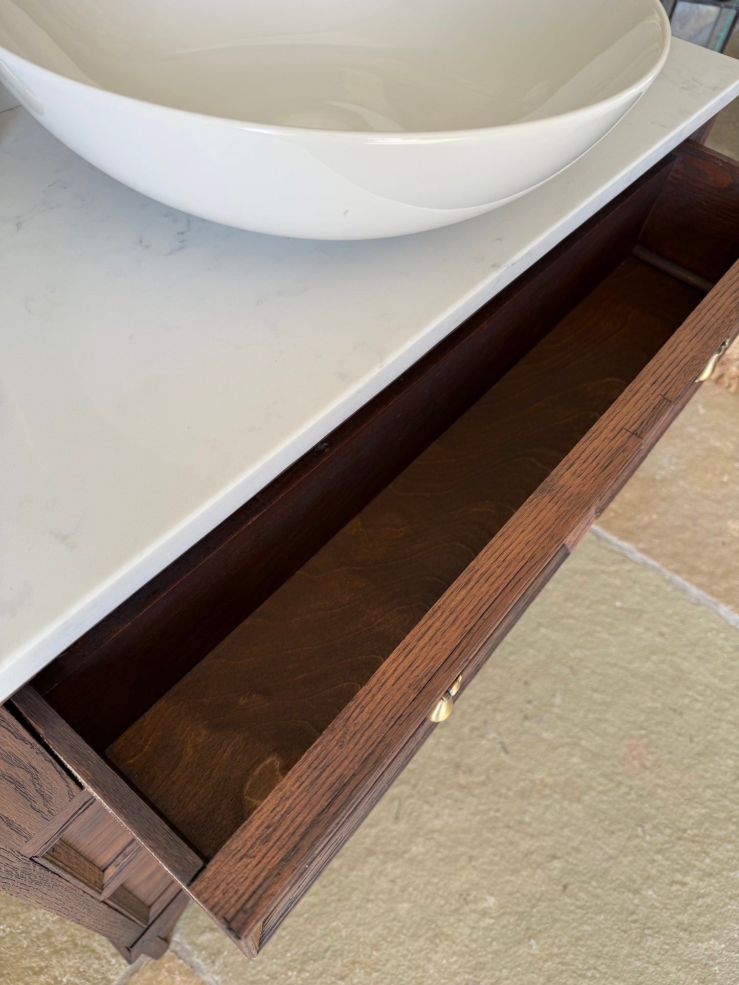 Vintage Single Vanity Sink, Quartz top, Upstand and basin. (89cm wide)