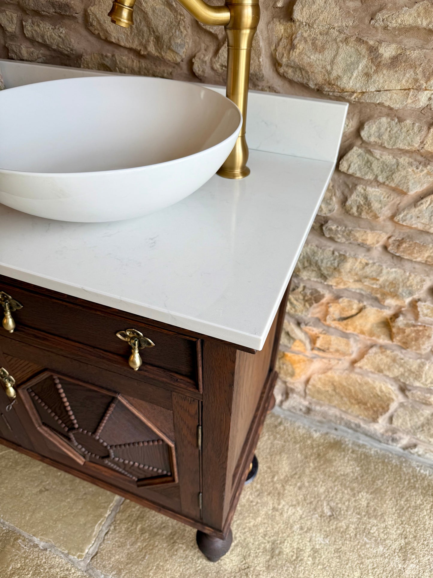 Large Vintage Vanity Sink in a Classic Dark Oak, Quartz Top, Upstand and Two Basins (154cm)