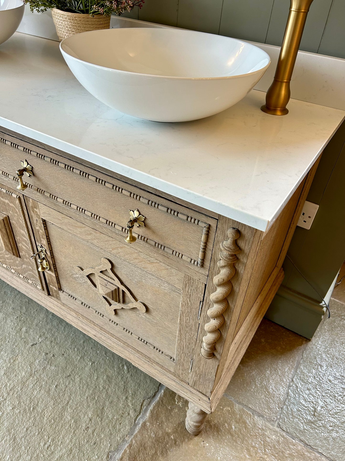 Vintage Double Vanity Sink, quartz/ Carrara marble top, Upstand and two basins (136cm wide)