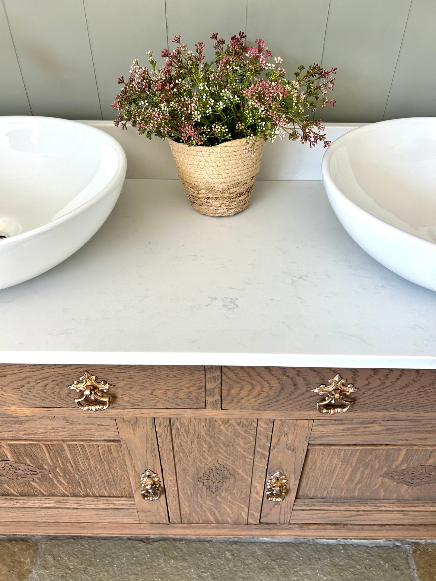 Mid Oak Vintage Double Vanity Sink, Carrara quartz top, two basins and upstand. (139cm wide)