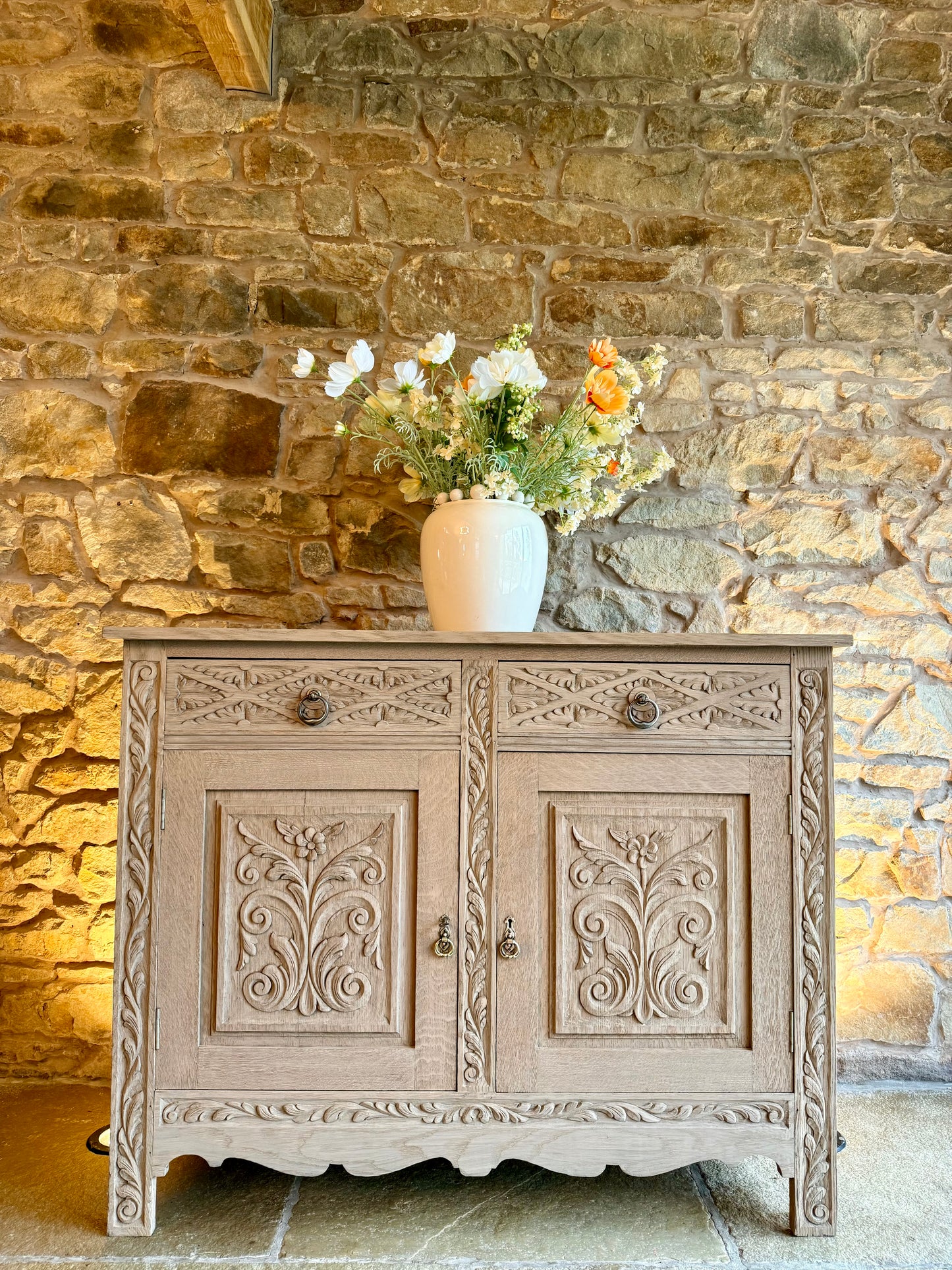 Antique Oak Sideboard with Beautiful Carvings (121 cm)