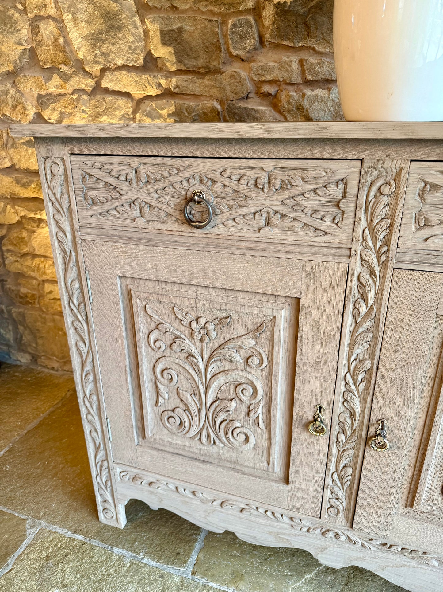 Antique Oak Sideboard with Beautiful Carvings (121 cm)