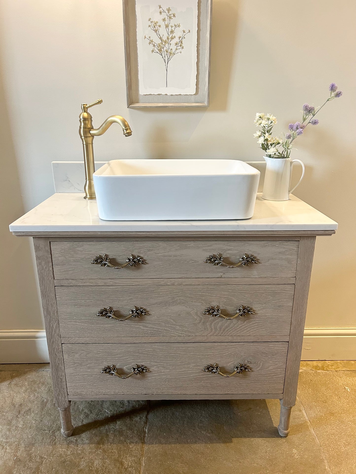 Single Vanity Sink Unit with Quartz top.