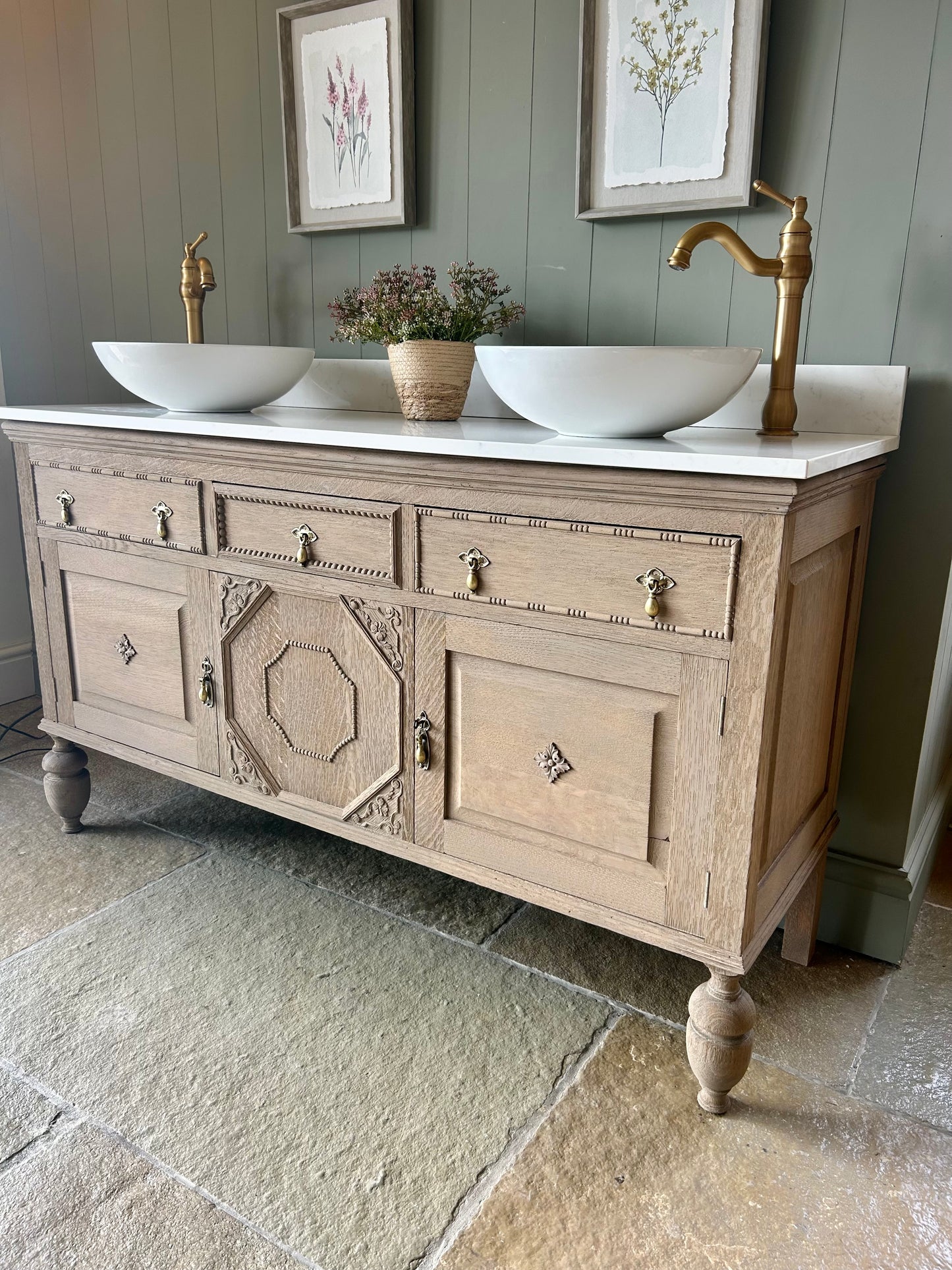 Large Double Vanity Sink 152.5cm wide. Solid light Oak, quartz top and basins.