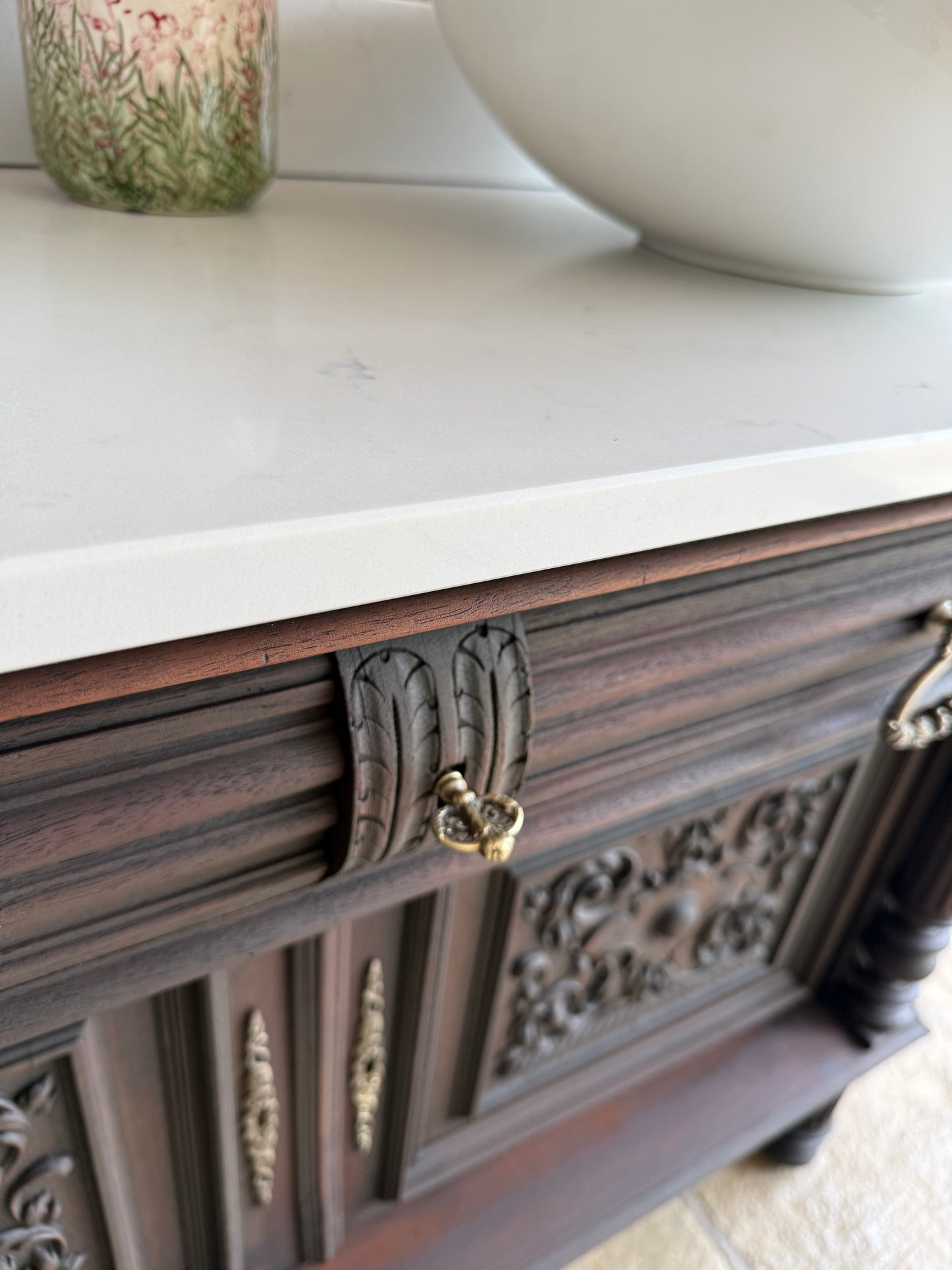 Antique Classic Dark Double Vanity Sink Unit, Quartz Top, Upstand and Two Basins (124cm wide)