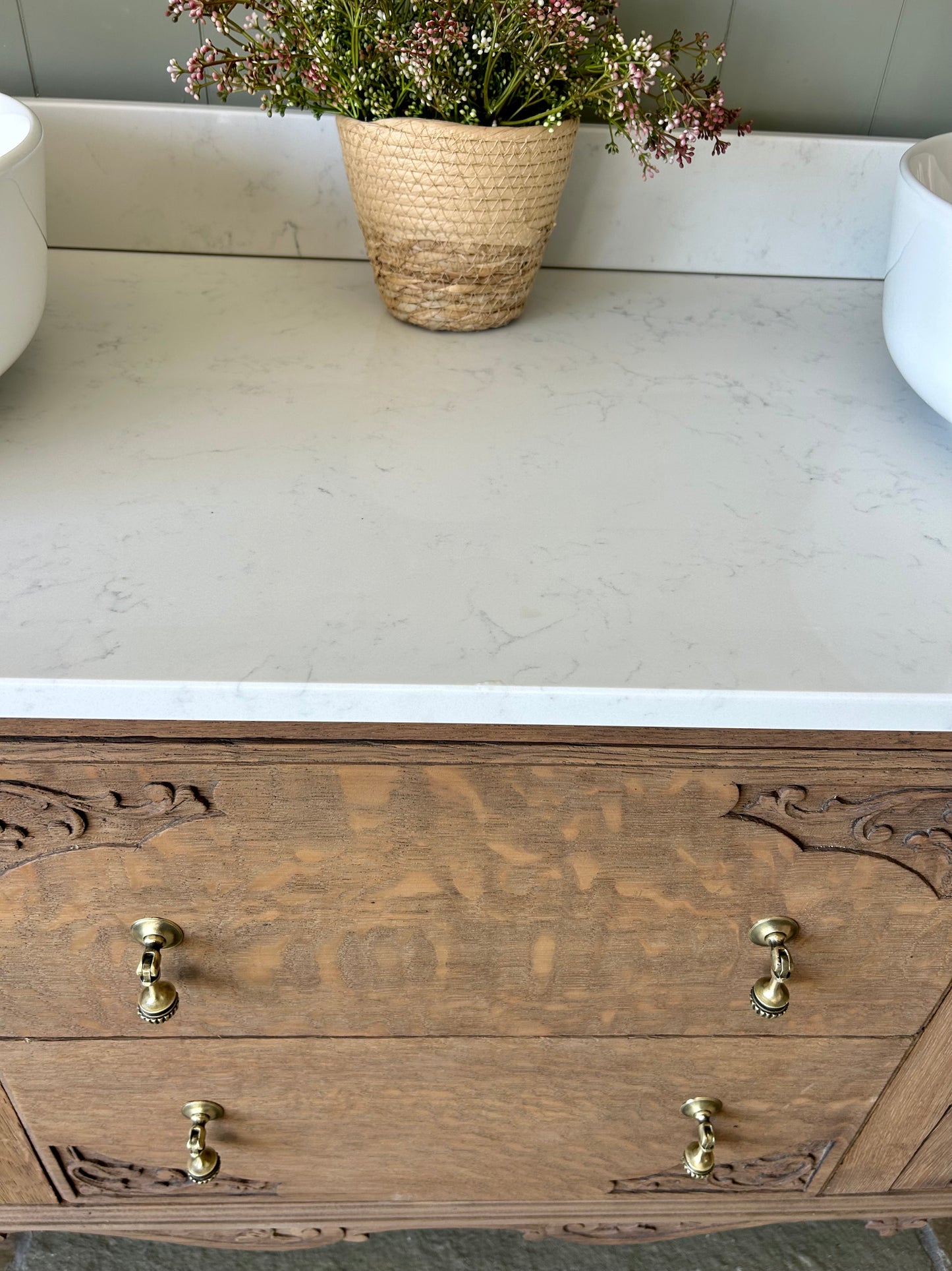 Beautiful large Double Vanity sink, Carrara Quartz top, countertop basins and upstands. ( 155cm wide)