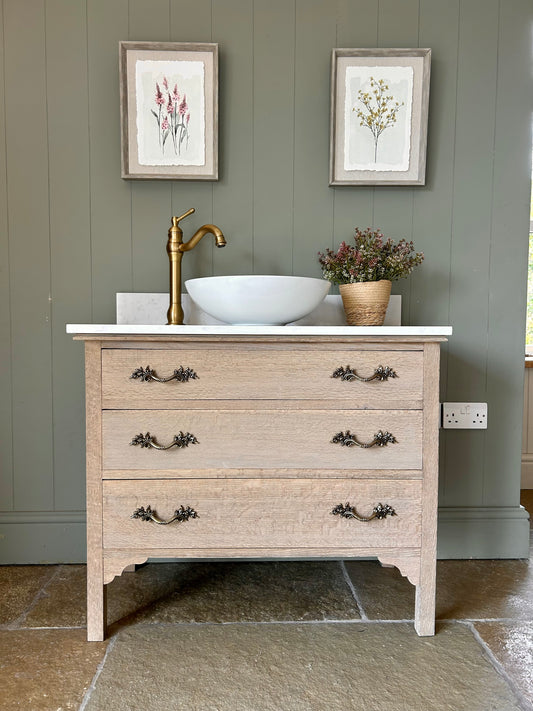 Medium Vanity Sink with Quartz top and Upstand. (91cm wide)