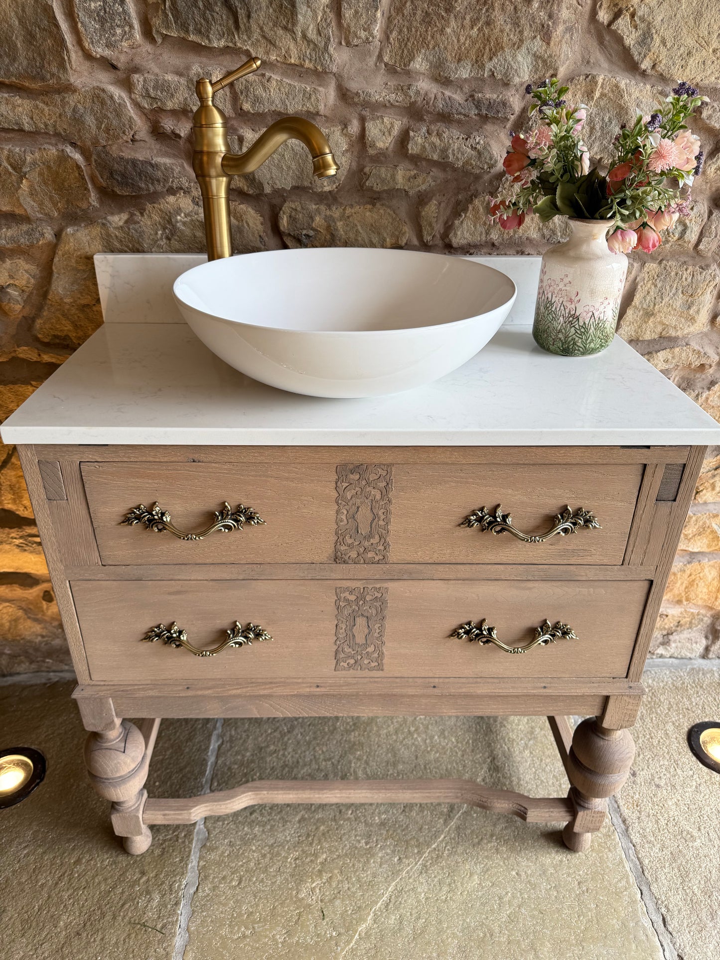 Small Vintage Vanity Sink l, Quartz top, Upstand and basin. (78cm wide)