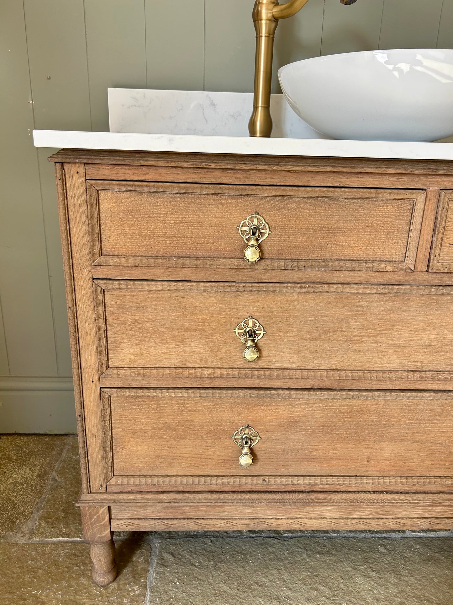 Solid Oak Vanity Sink finished in a warm oak with quartz top, Upstand and basin. 107cm wide