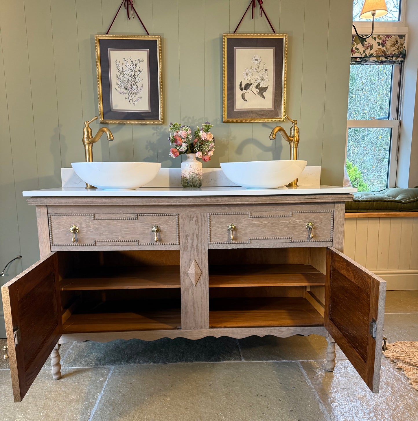 Double Vintage Vanity Sink, Quartz top, Upstand and two basins. (139cm wide)