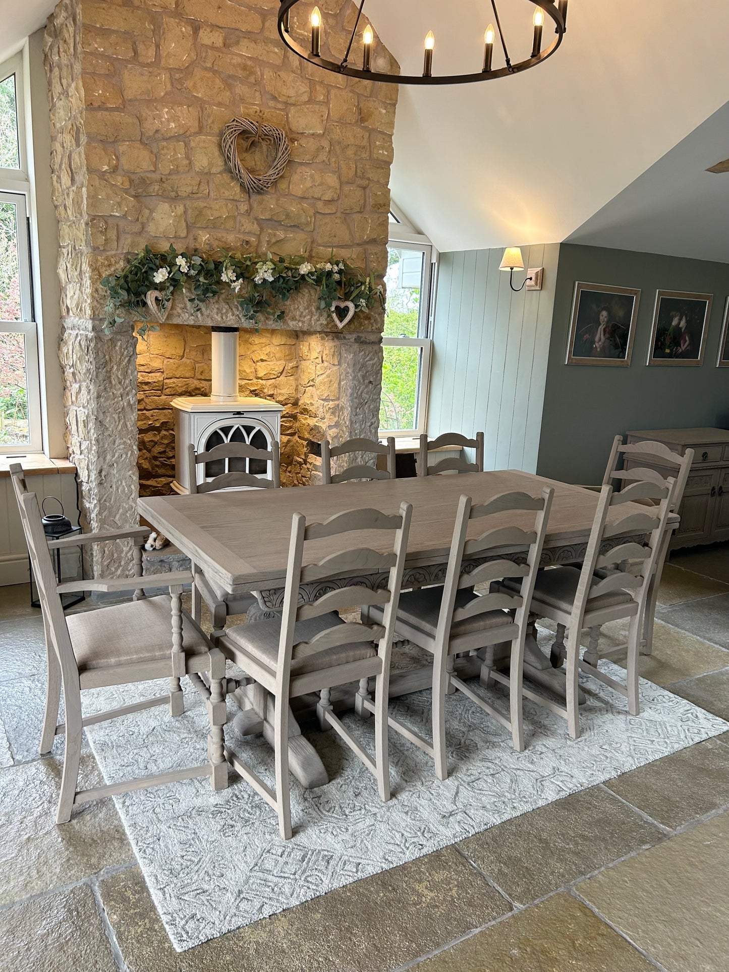 Extra large Extending Weathered Oak 6 Seater Dining Set.