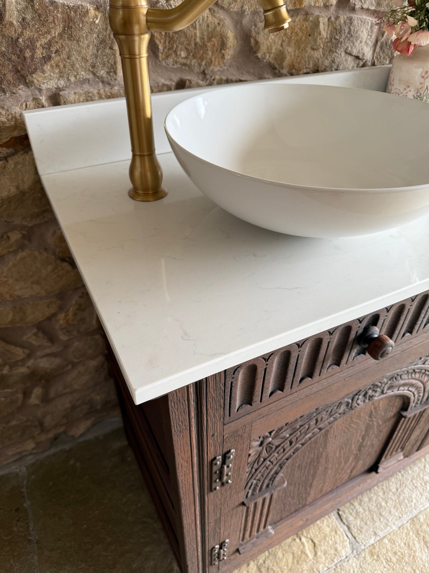Vintage Vanity Sink Unit in a Classic Dark Oak, Quartz Top, Upstand and Two basins (155cm wide)