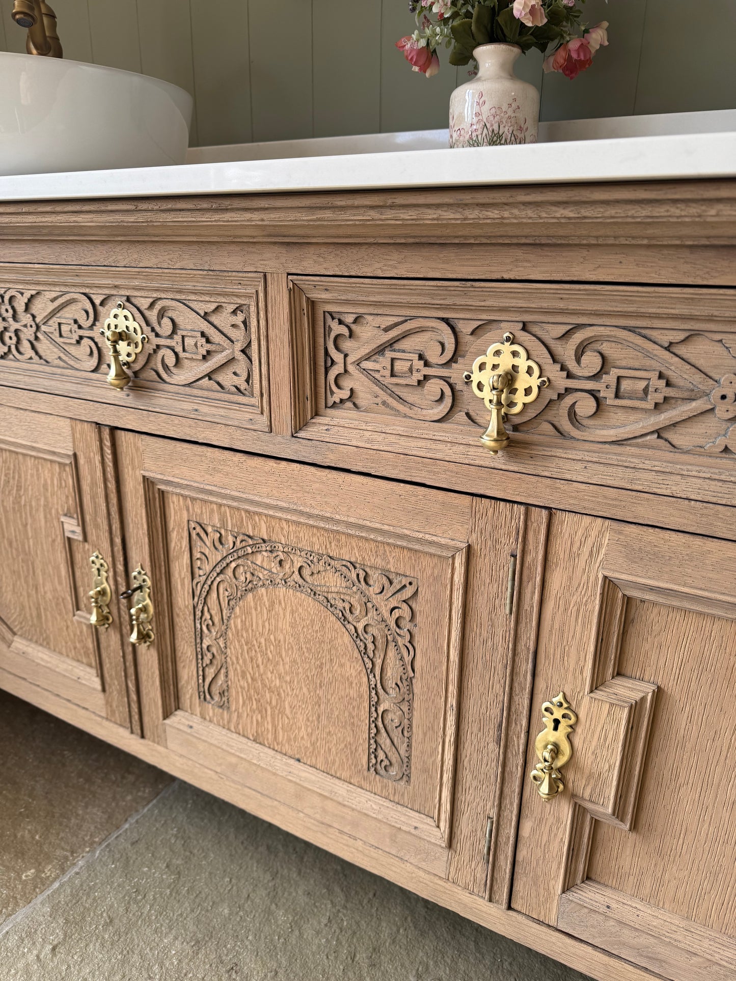 Large Double Vanity Sink, Quartz top, Upstand and two basins (186cm wide)