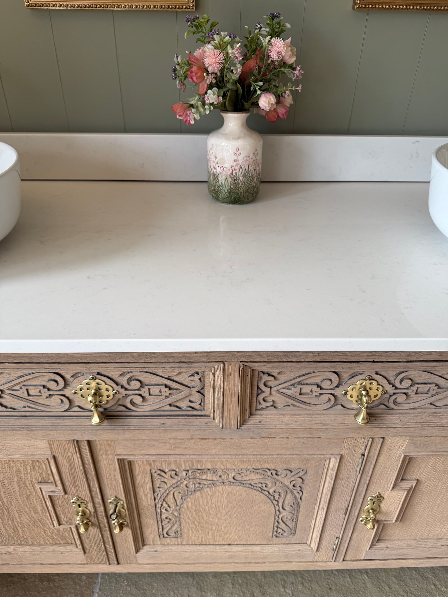 Large Double Vanity Sink, Quartz top, Upstand and two basins (186cm wide)