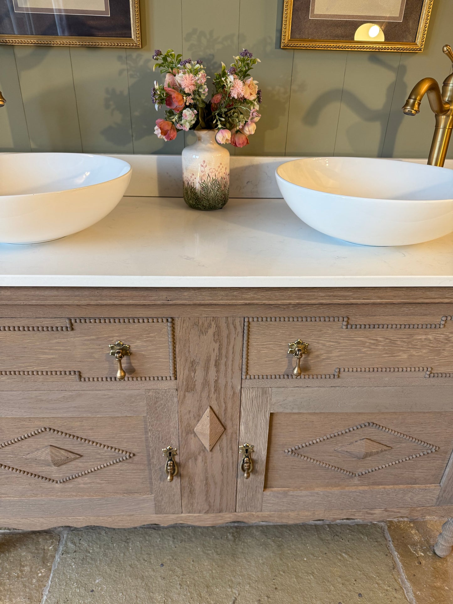 Double Vintage Vanity Sink, Quartz top, Upstand and two basins. (139cm wide)