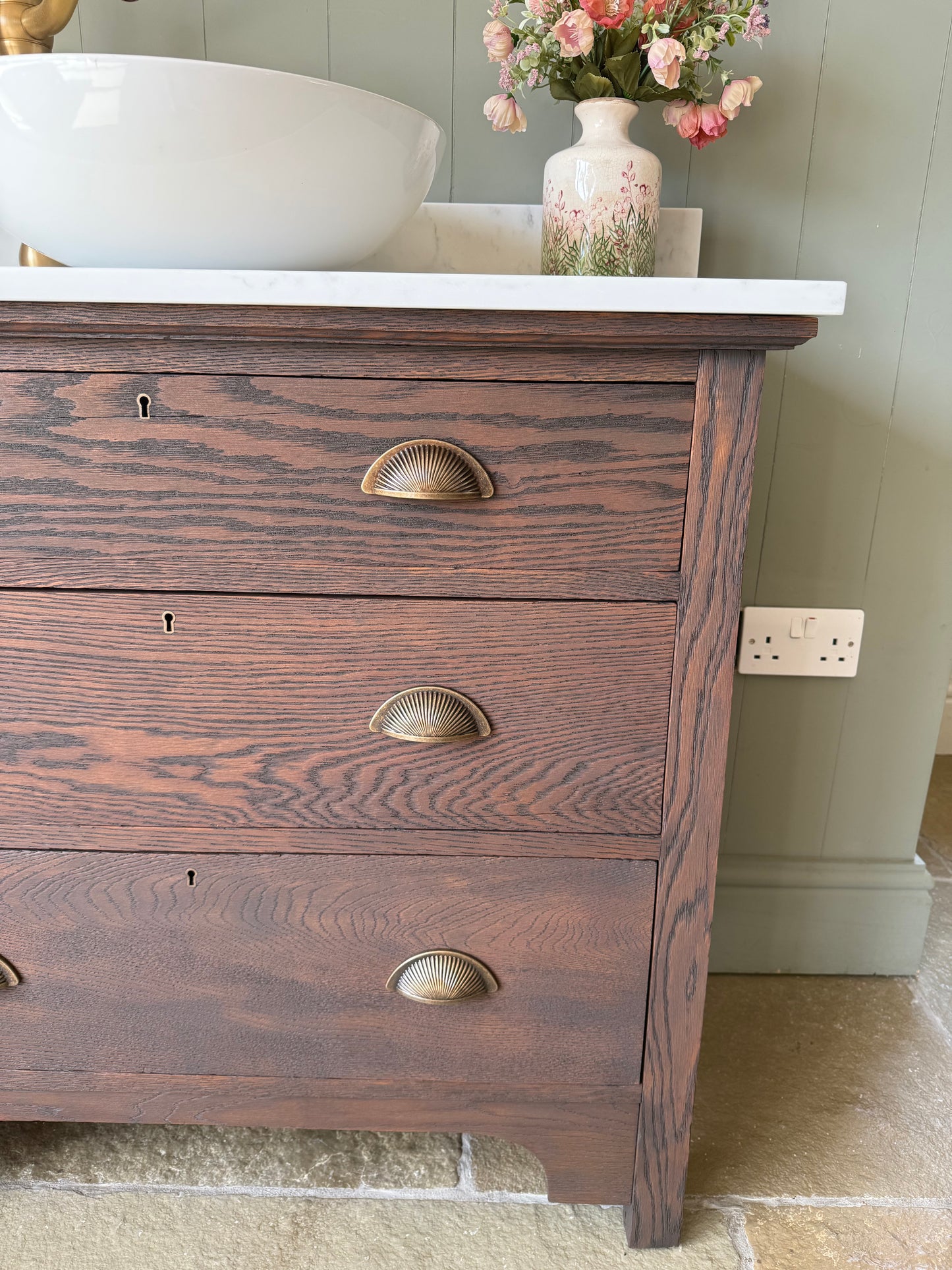 Vintage Vanity Sink in a Classic Dark Oak, Quartz top, Upstand and basin.