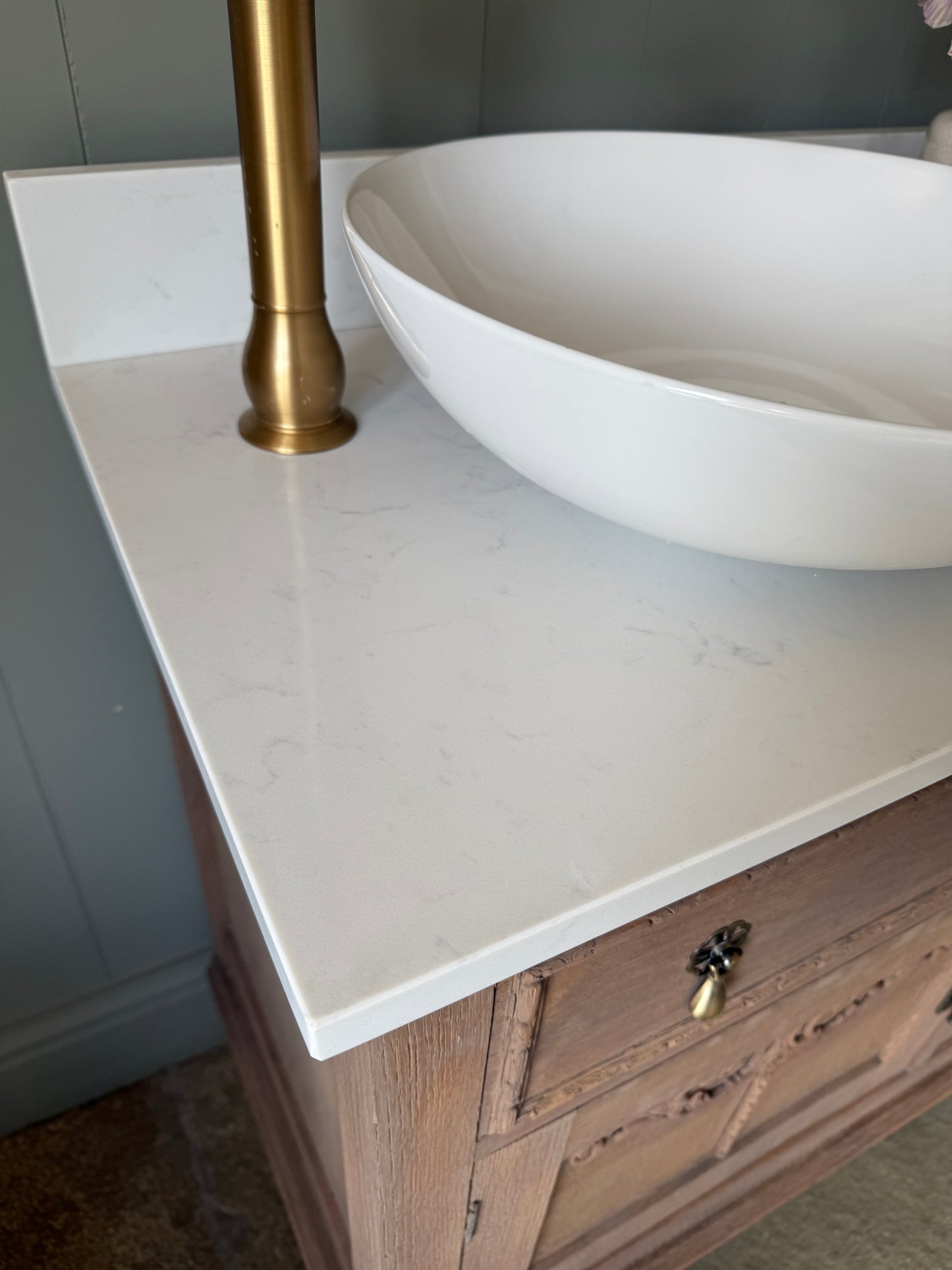 Pretty Solid Oak Vintage Double Vanity Sink, Carrara Quartz top, Upstand and two basins (124cm wide)