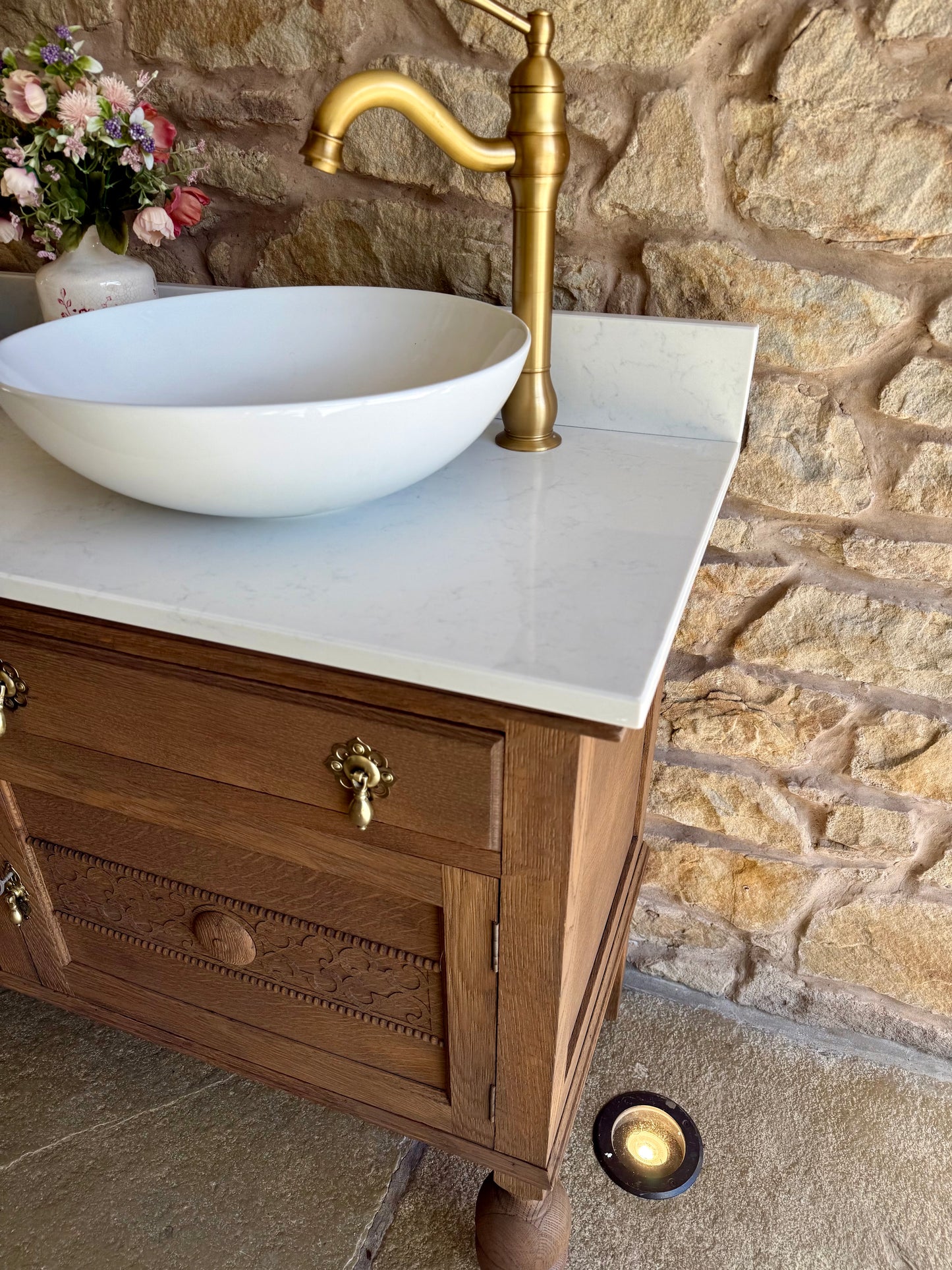 Pretty Vintage Double or Single vanity Sink Unit,  Quartz top, Upstand and Two Basins. (124cm wide)