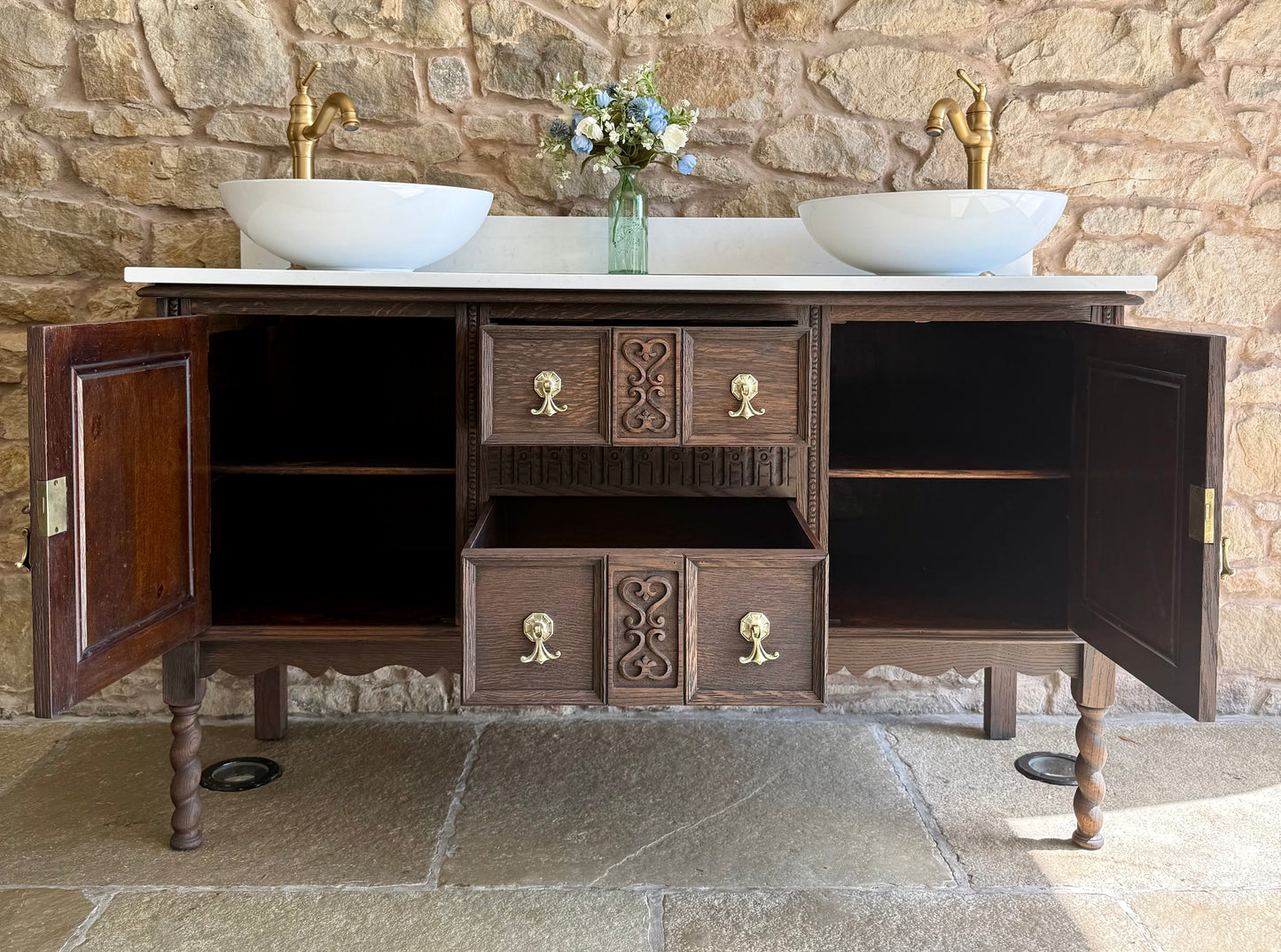 Beautiful Vintage Double Vanity Sink Unit, Quartz Top, Upstand and two basins. (139cm wide)