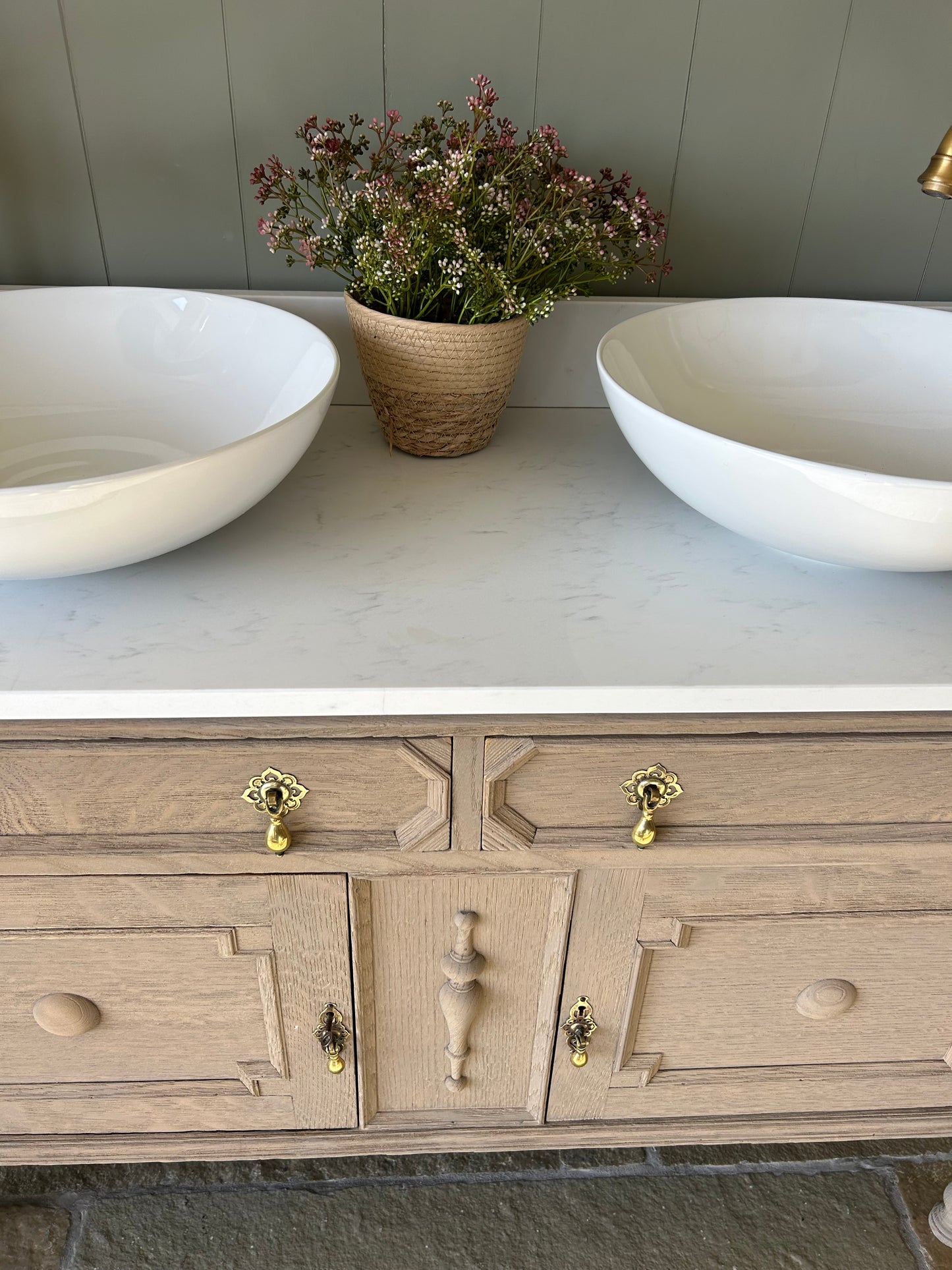 Double Vanity Sink, Solid Weathered Oak with basins, quartz top and Upstand. 123cm wide