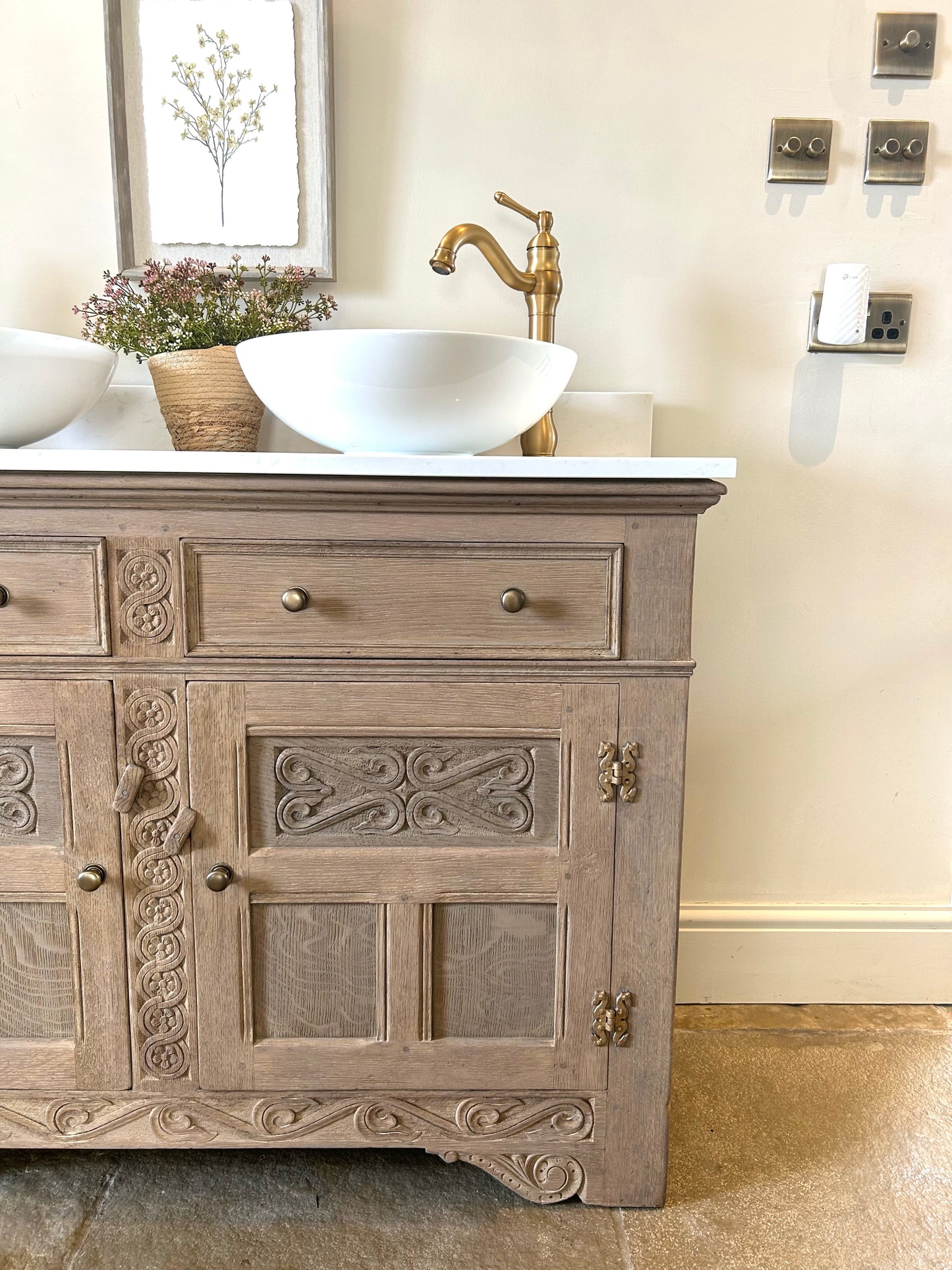 Vintage Double Vanity Sink with Marble/quartz top, Upstand and basins. 123cm Wide.