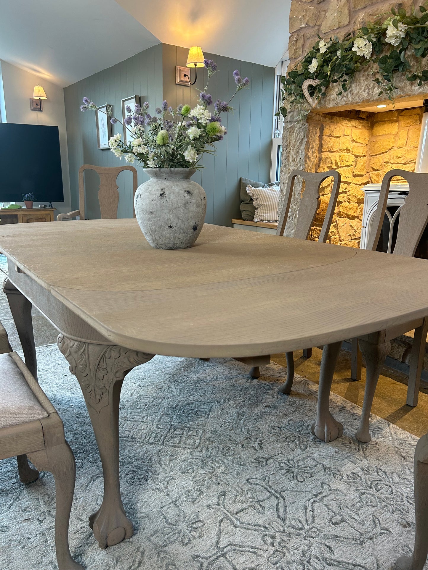 Vintage Oak 6 Seater Dining Set With Claw Foot