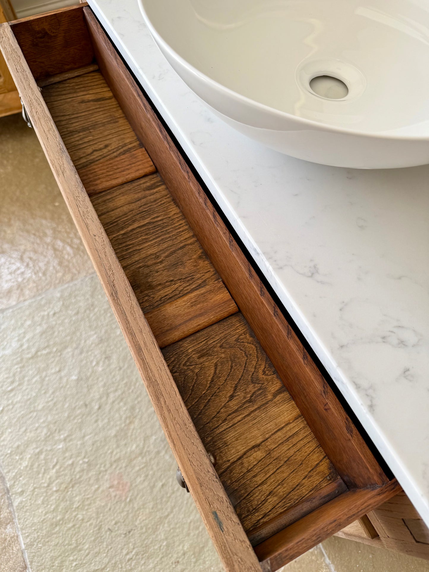 Vintage Oak Vanity Sink, Carrara Quartz top, upstand and Basin (90cm wide)