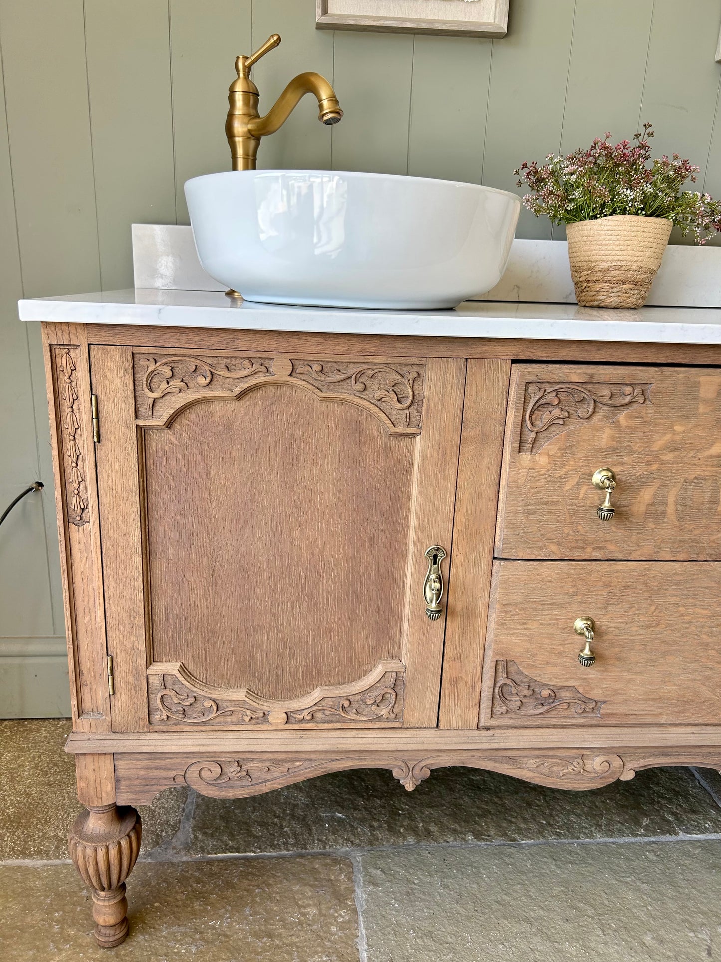 Beautiful large Double Vanity sink, Carrara Quartz top, countertop basins and upstands. ( 155cm wide)