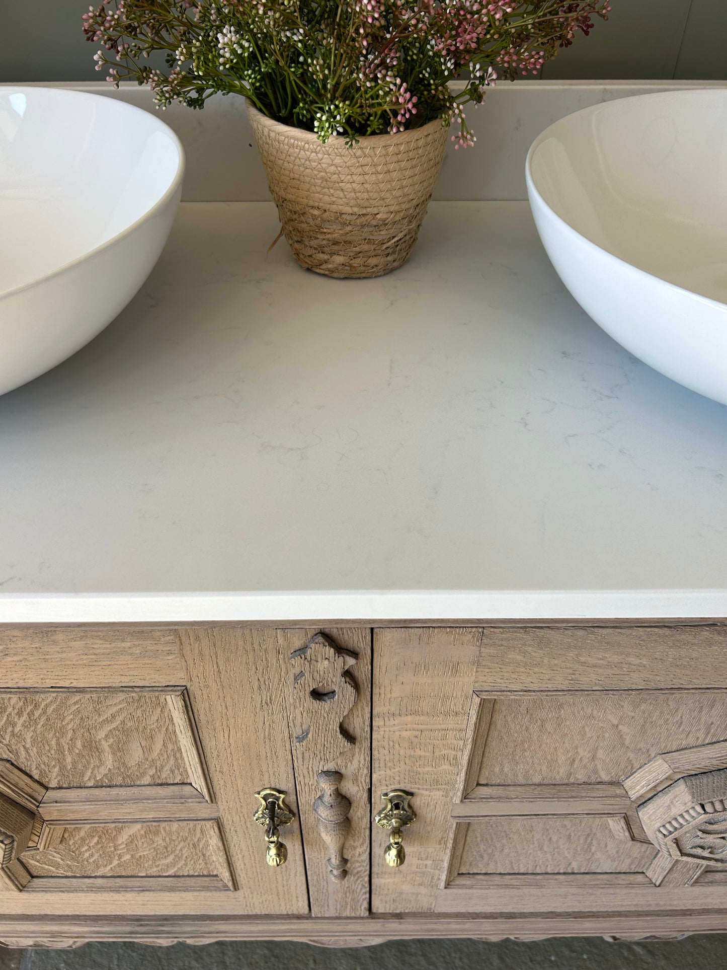 Ornate Vintage Double Vanity Sink, quartz top, Upstand and basins. 121cm wide