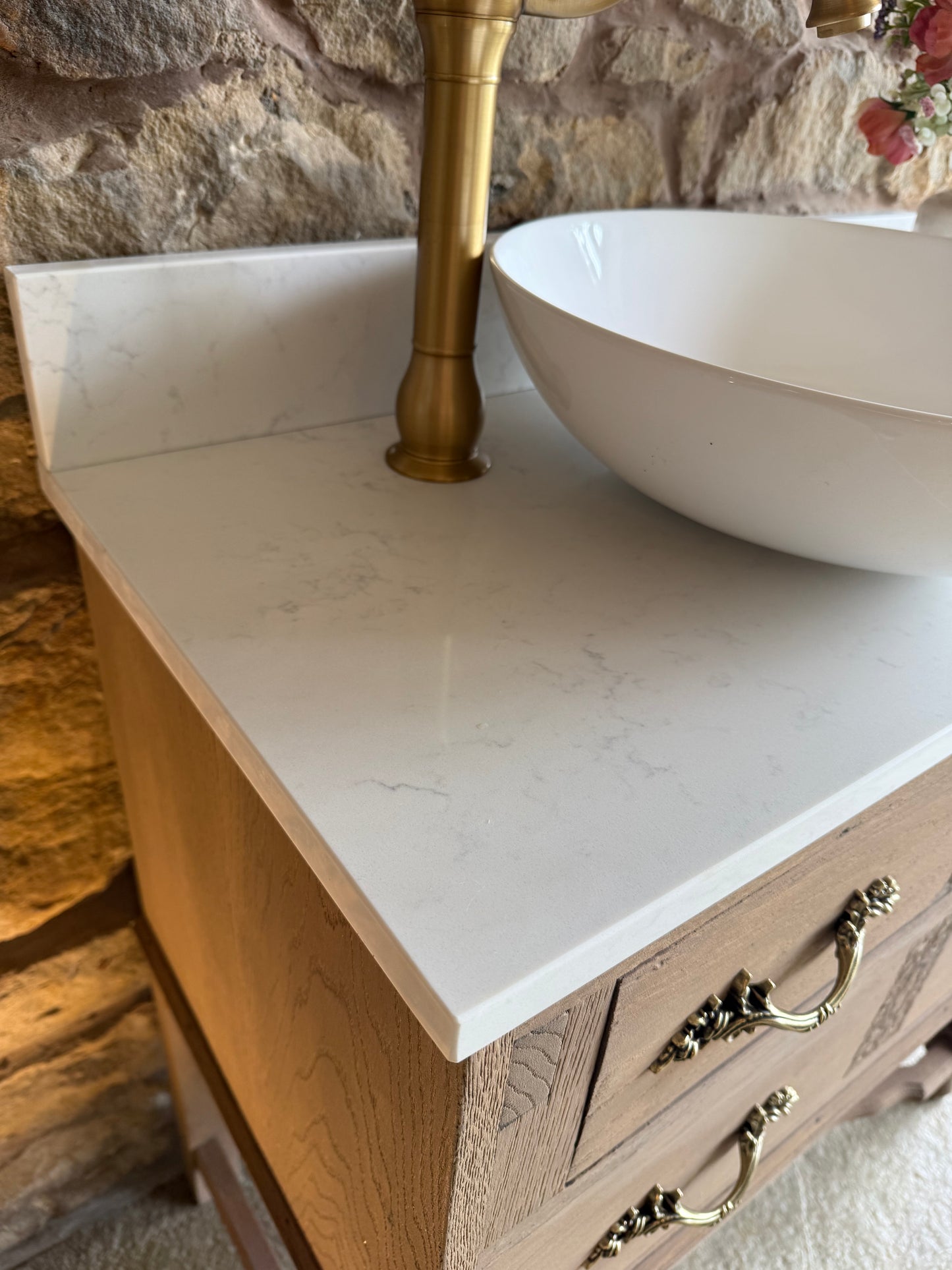 Small Vintage Vanity Sink l, Quartz top, Upstand and basin. (78cm wide)