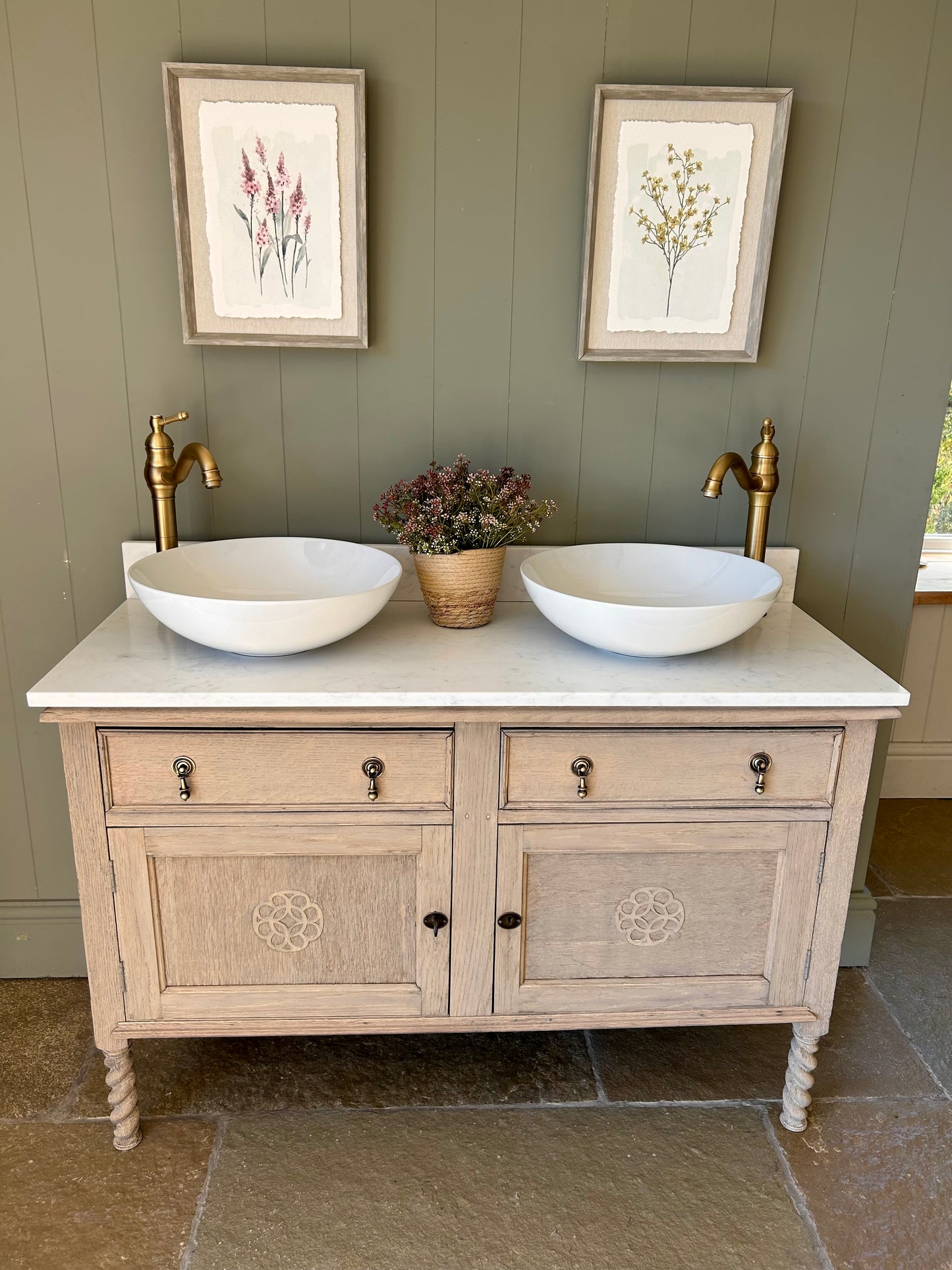 Rustic Double Vanity Sink with Marble top Upstand and Basin. (119.5cm wide)