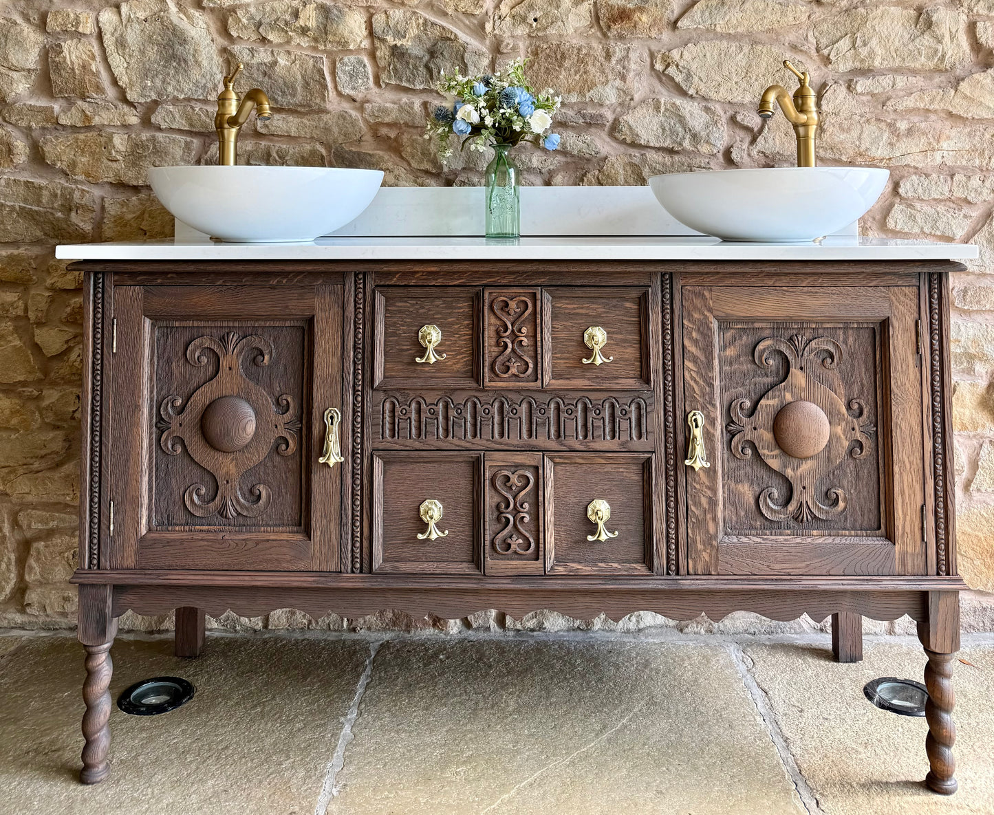 Beautiful Vintage Double Vanity Sink Unit, Quartz Top, Upstand and two basins. (139cm wide)