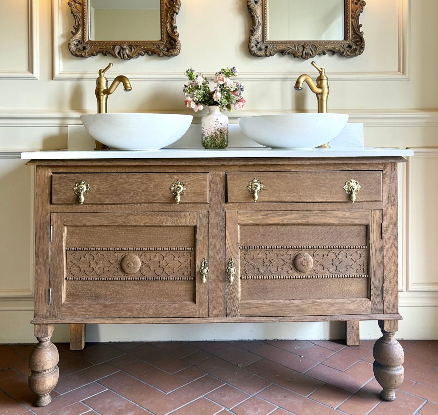 Pretty Vintage Double or Single vanity Sink Unit,  Quartz top, Upstand and Two Basins. (124cm wide)