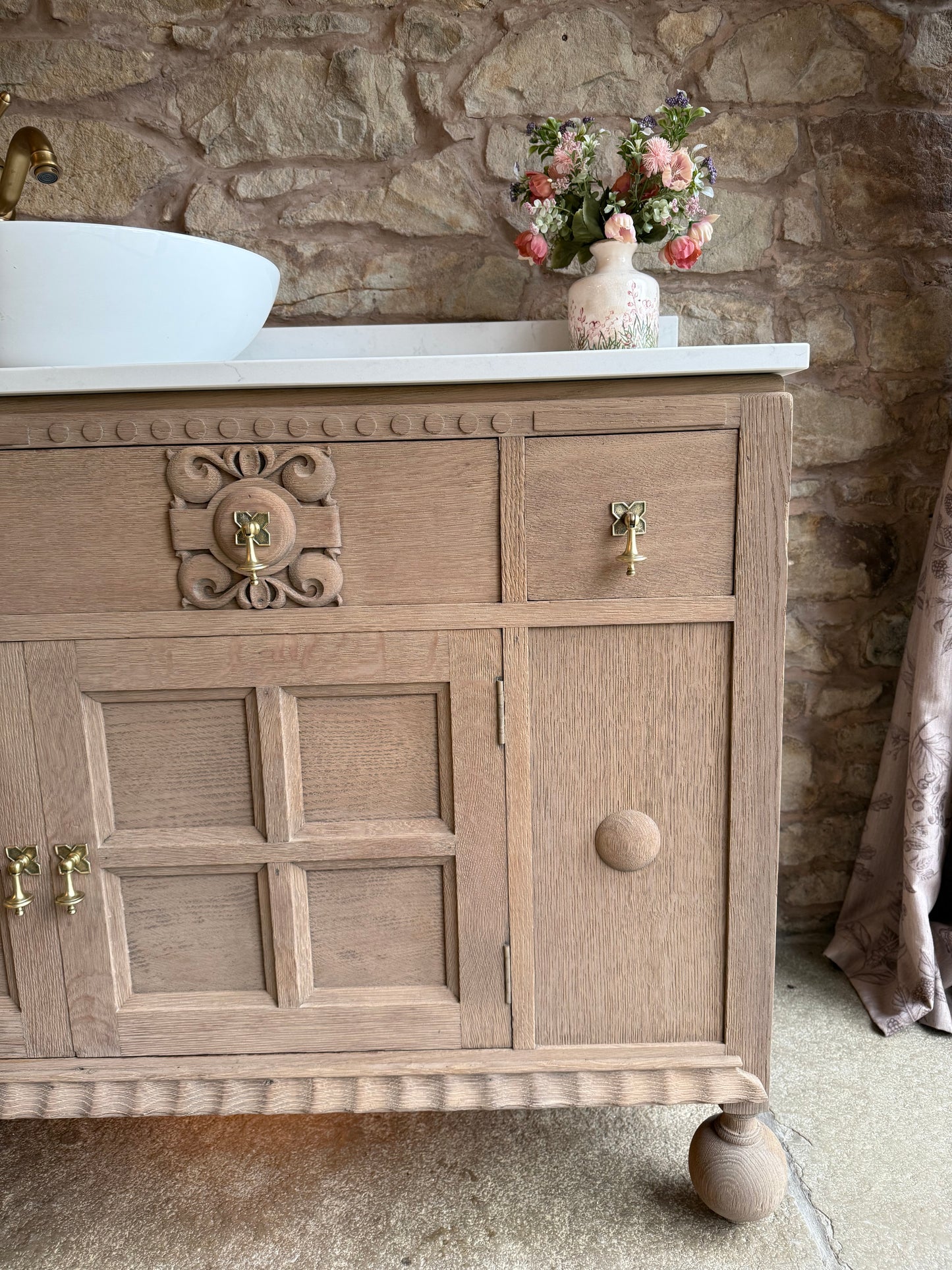 Vintage Solid Oak Vanity Sink, Carrara Quartz top, Upstand and basin. (134cm wide)