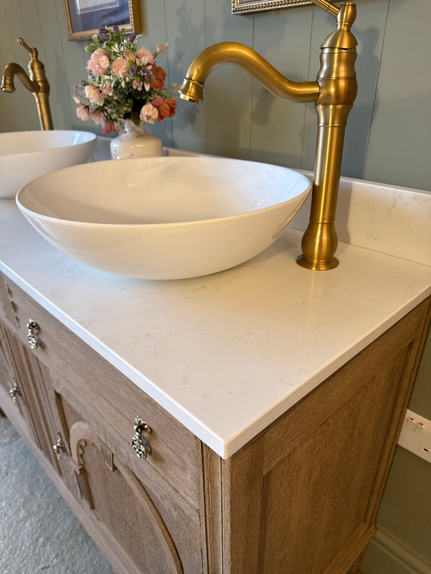 Oak Double Vanity Sink, Quartz top, two basins and Upstand. (124cm wide)