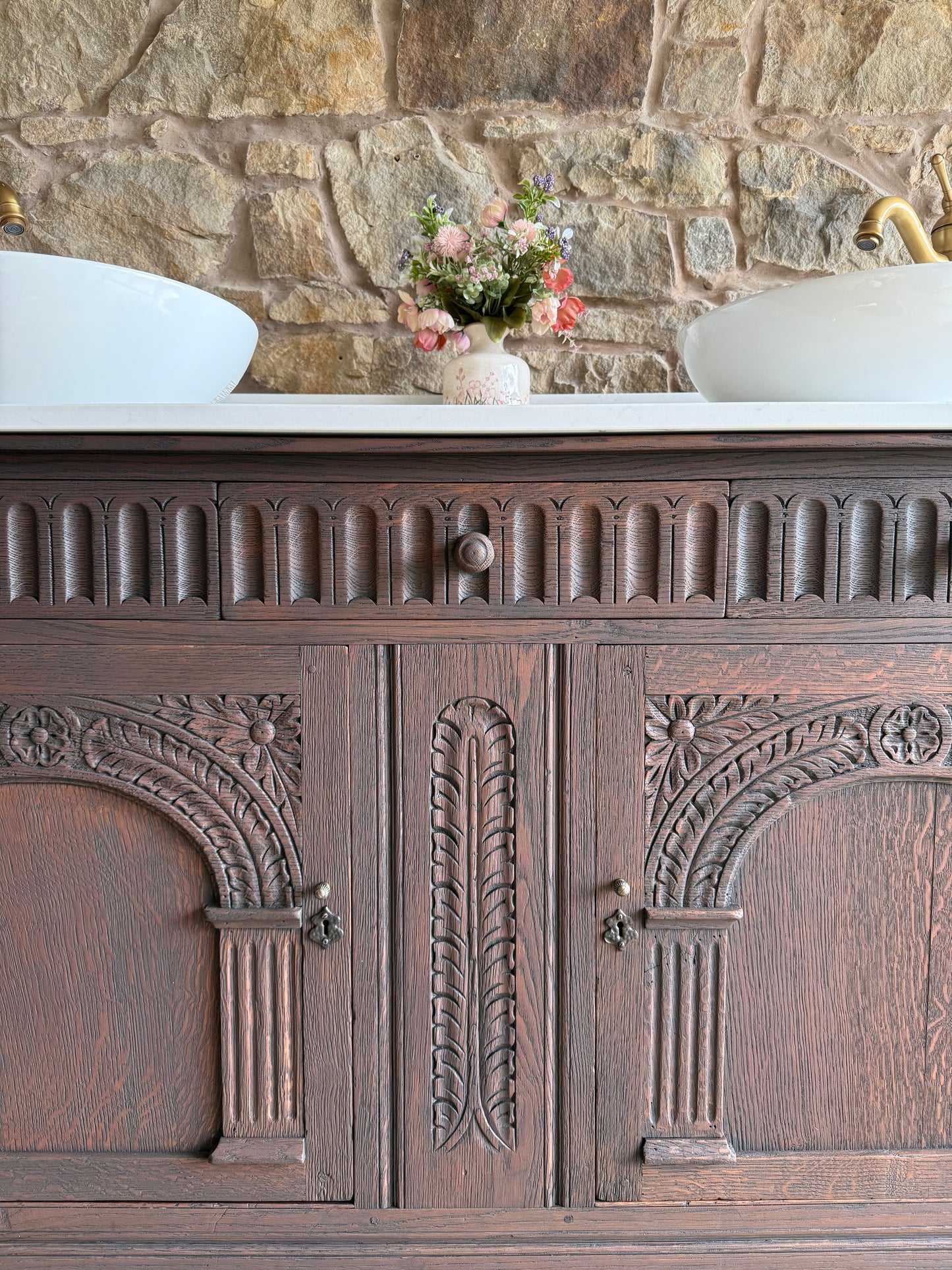 Vintage Vanity Sink Unit in a Classic Dark Oak, Quartz Top, Upstand and Two basins (155cm wide)