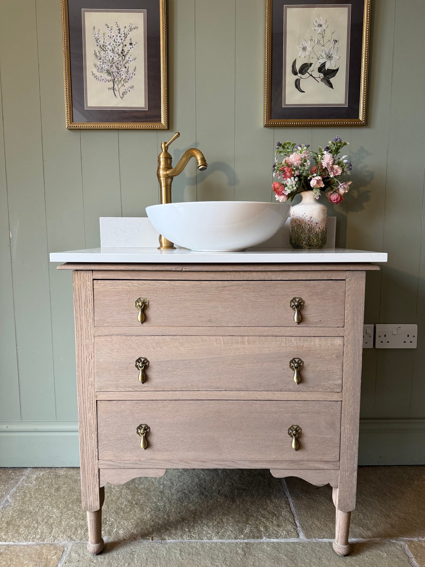 Single Oak Vanity Sink, Quartz Top, Upstand and Basin (78cm)