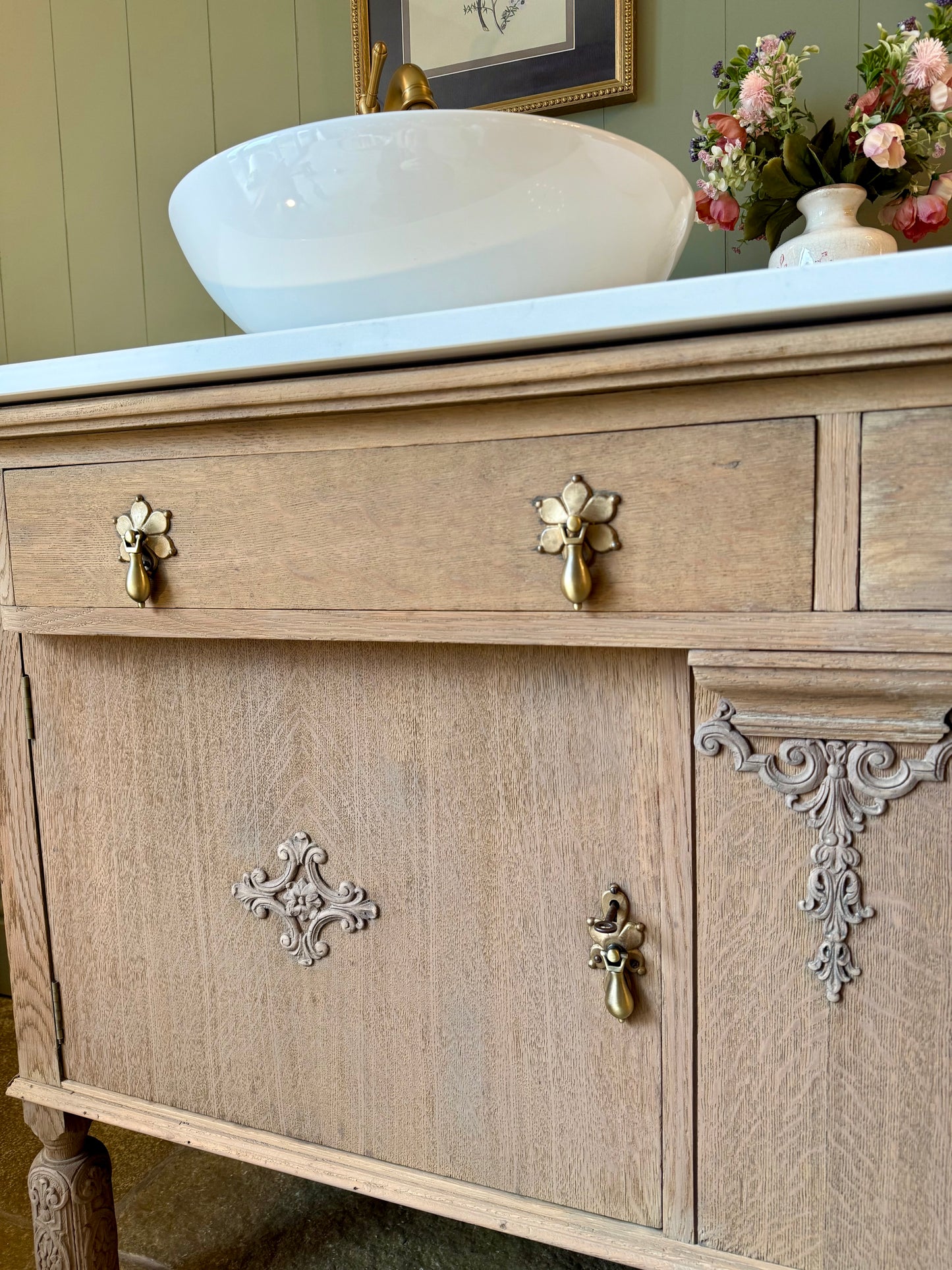 Solid Oak Vintage Double Vanity Sink Unit, Carrara Quartz Top, Upstand and basins (139cm)