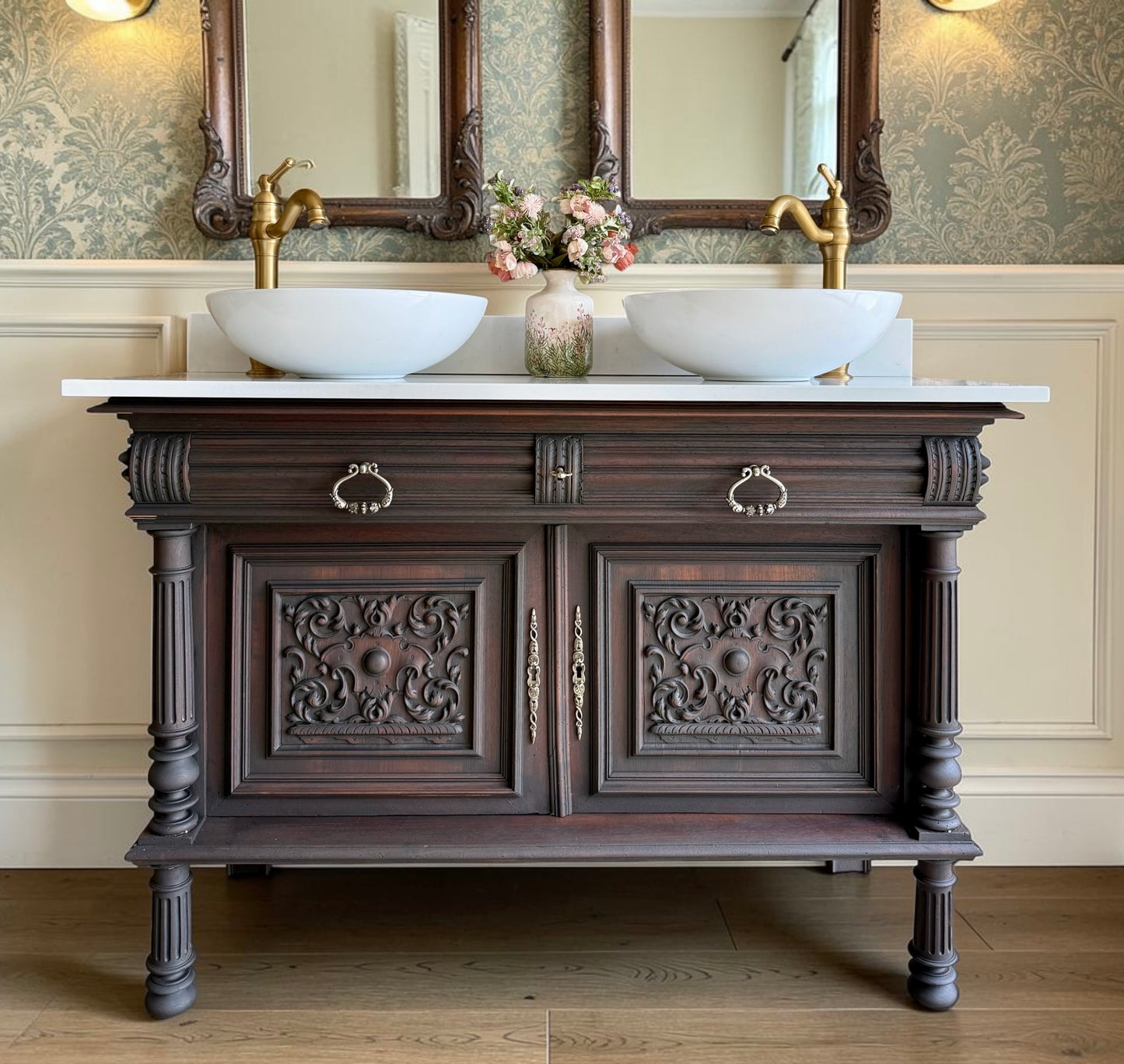 Antique Classic Dark Double Vanity Sink Unit, Quartz Top, Upstand and Two Basins (124cm wide)