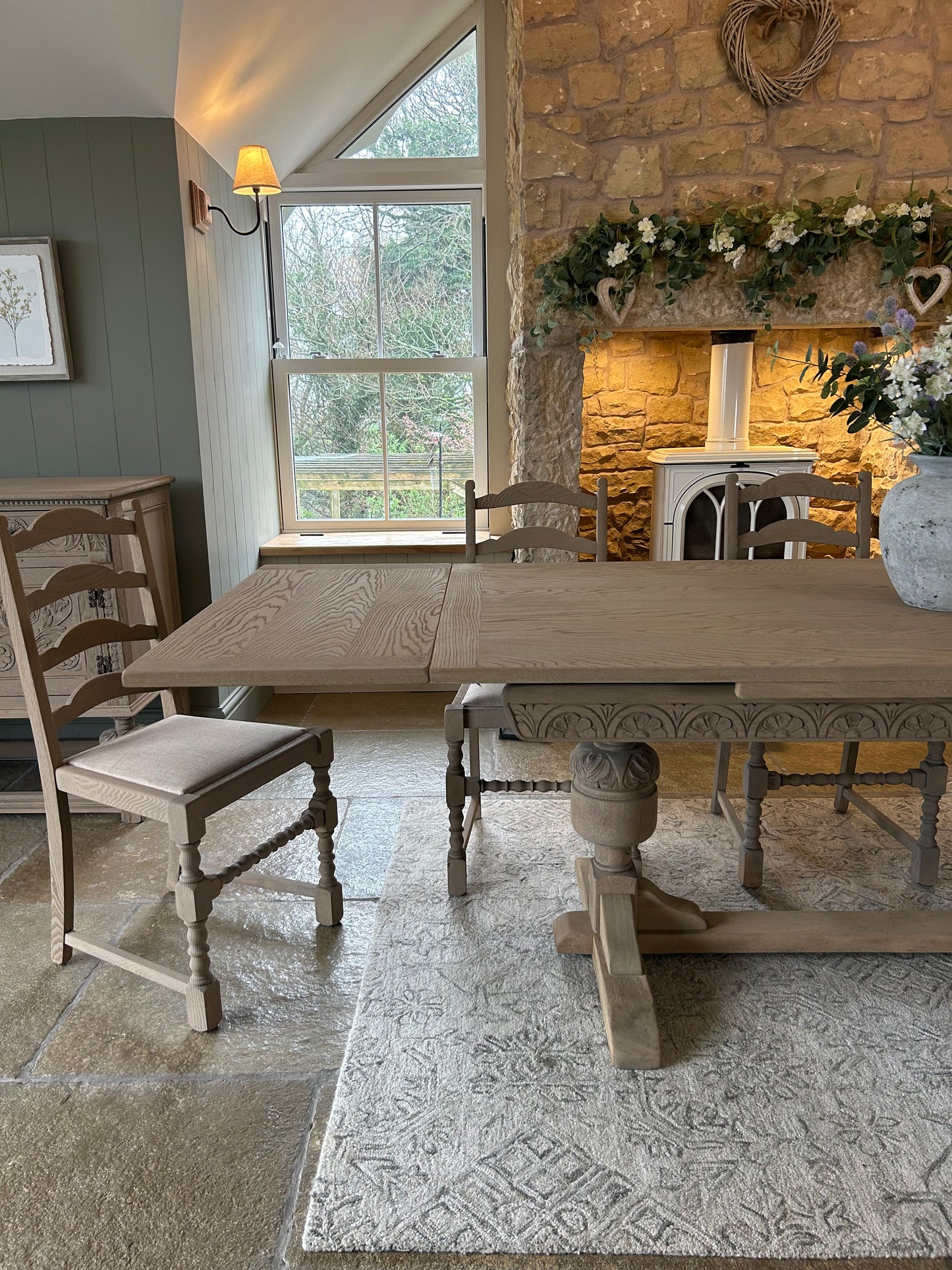 Extra large Extending Weathered Oak 6 Seater Dining Set.